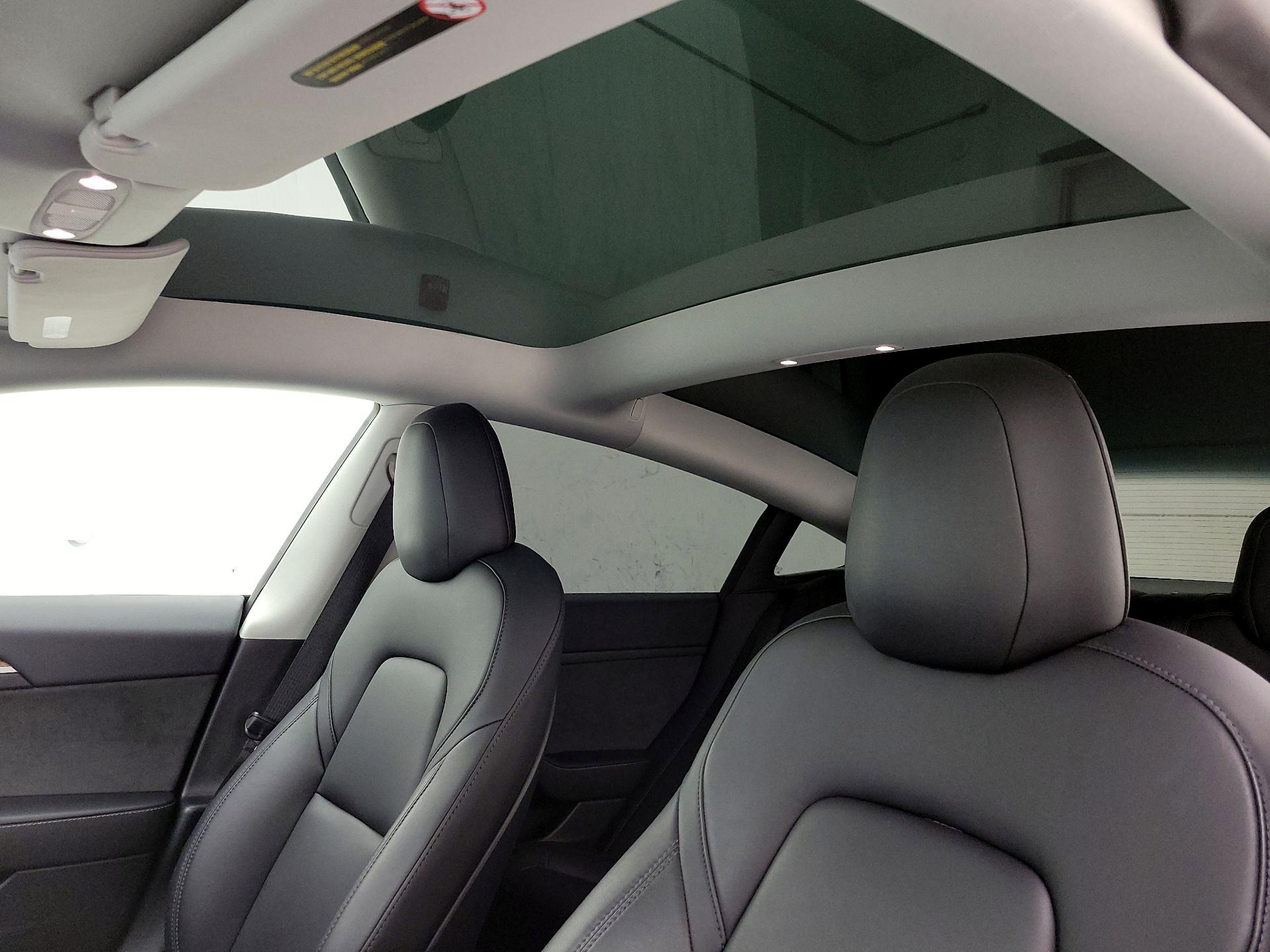 Thumbnail: 2022 Tesla Model 3 - 18