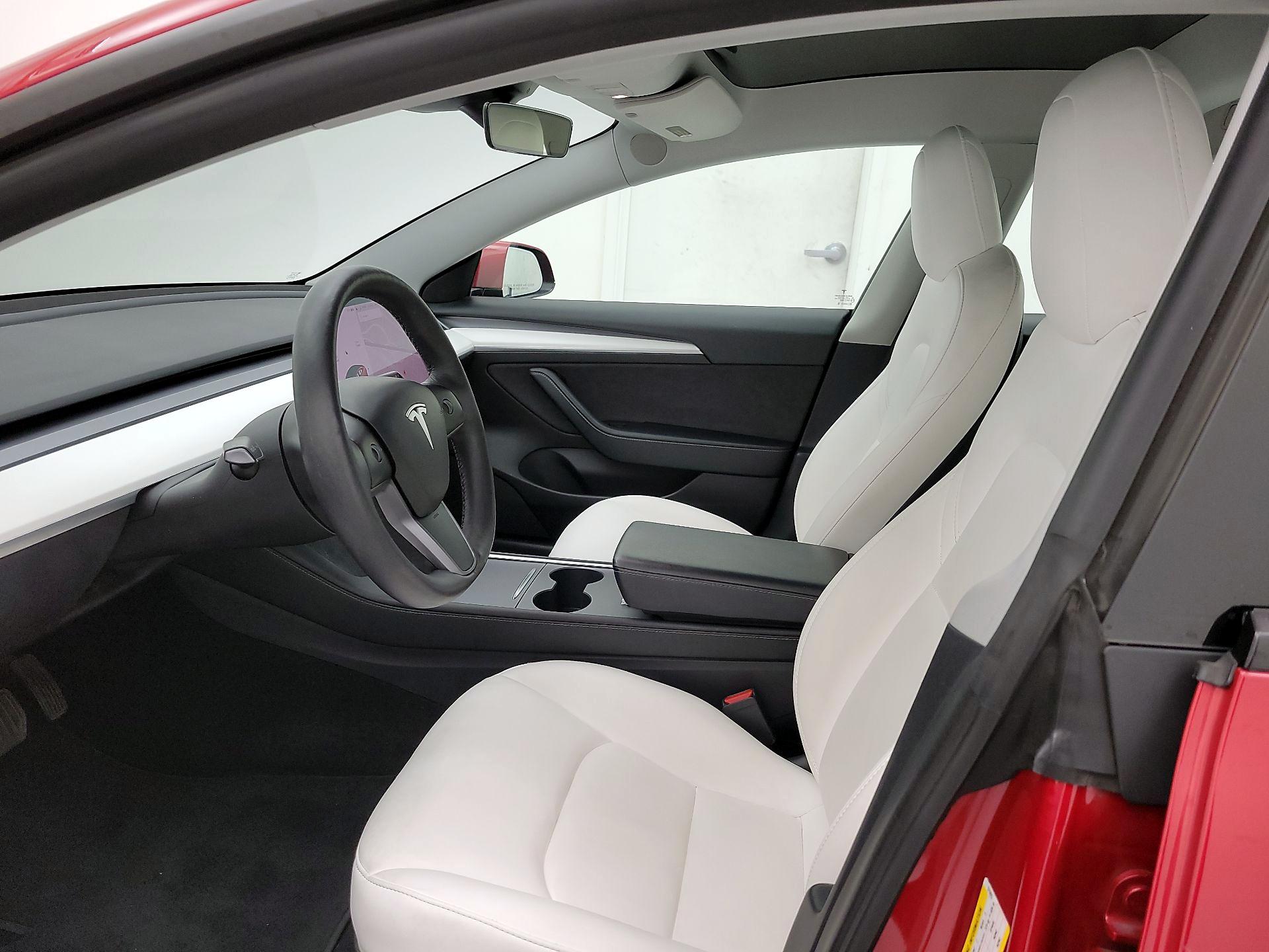 Thumbnail: 2021 Tesla Model 3 - 11