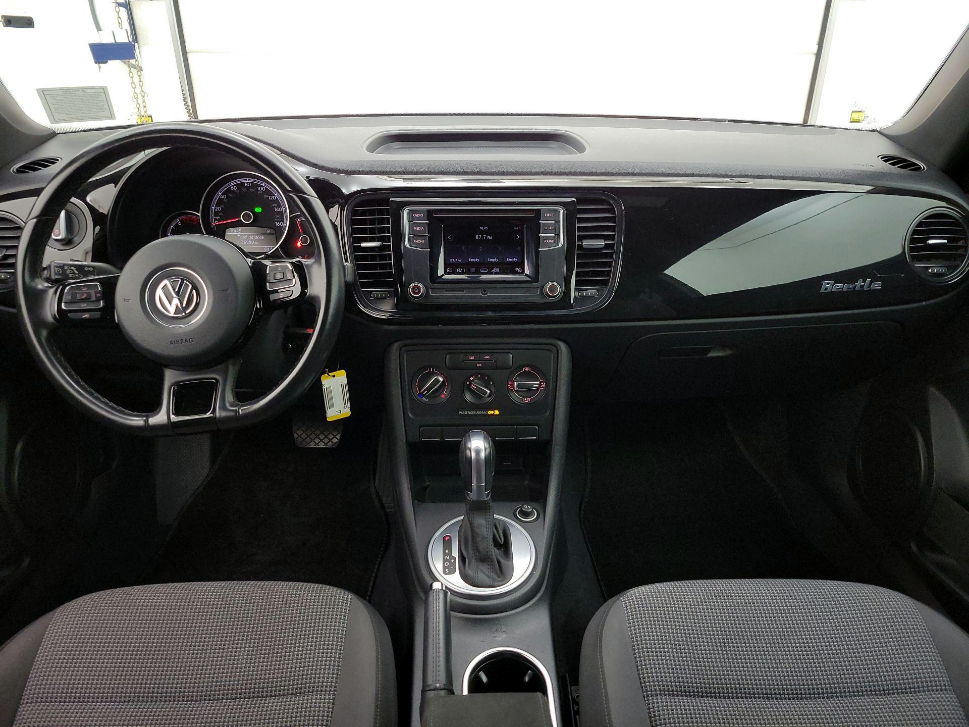 Thumbnail: 2018 Volkswagen Beetle - 9