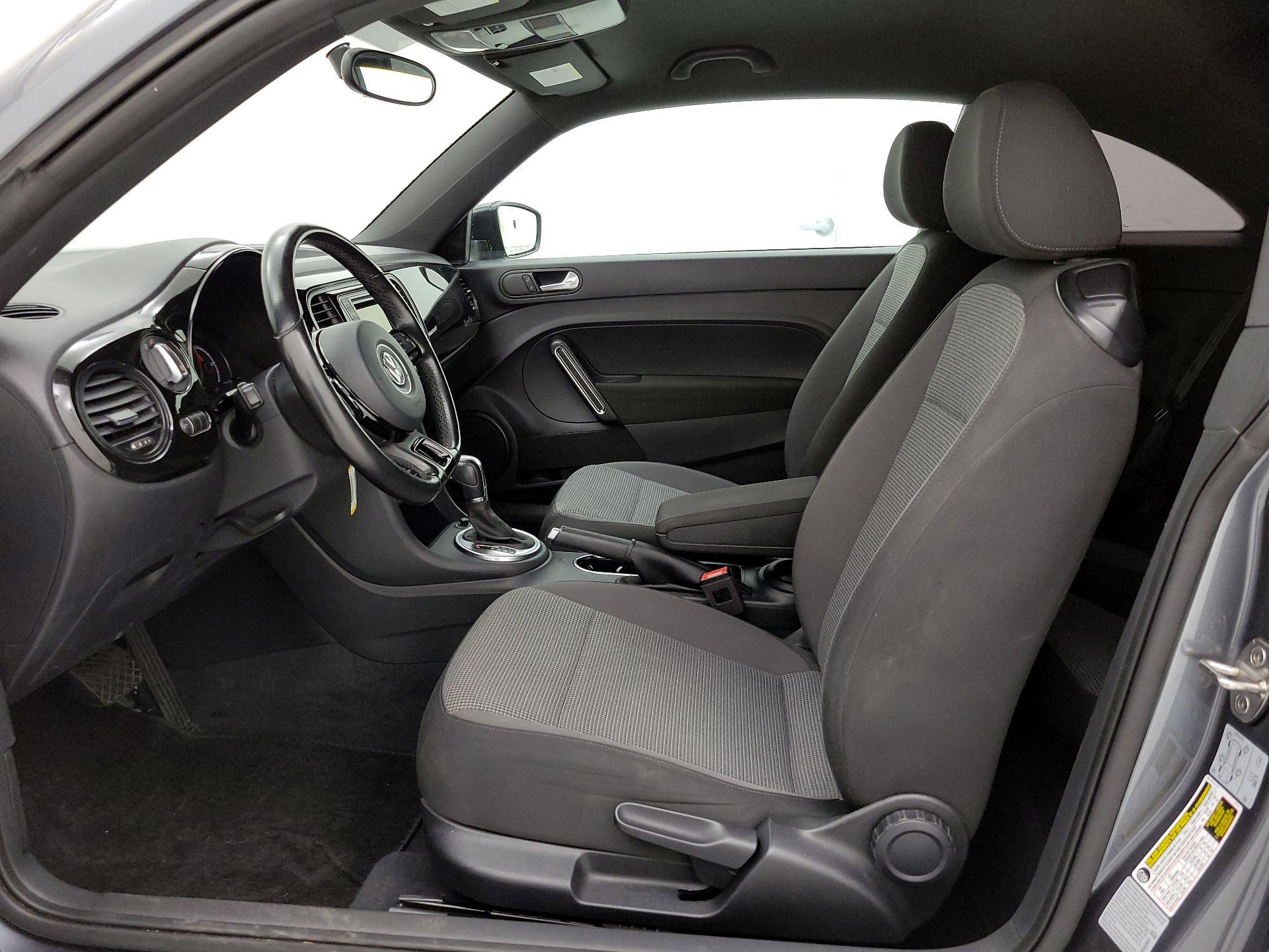 Thumbnail: 2018 Volkswagen Beetle - 11