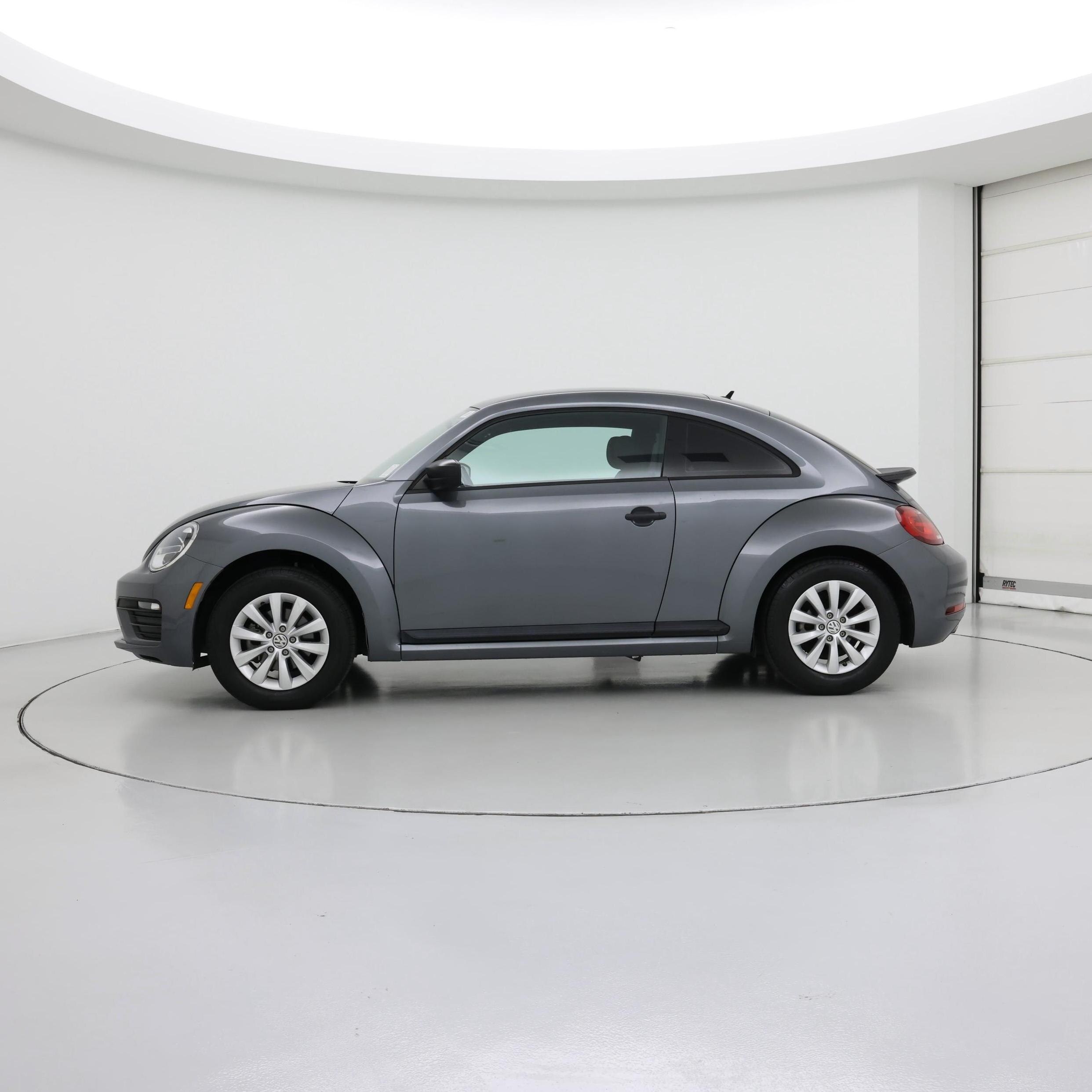 Thumbnail: 2018 Volkswagen Beetle - 3