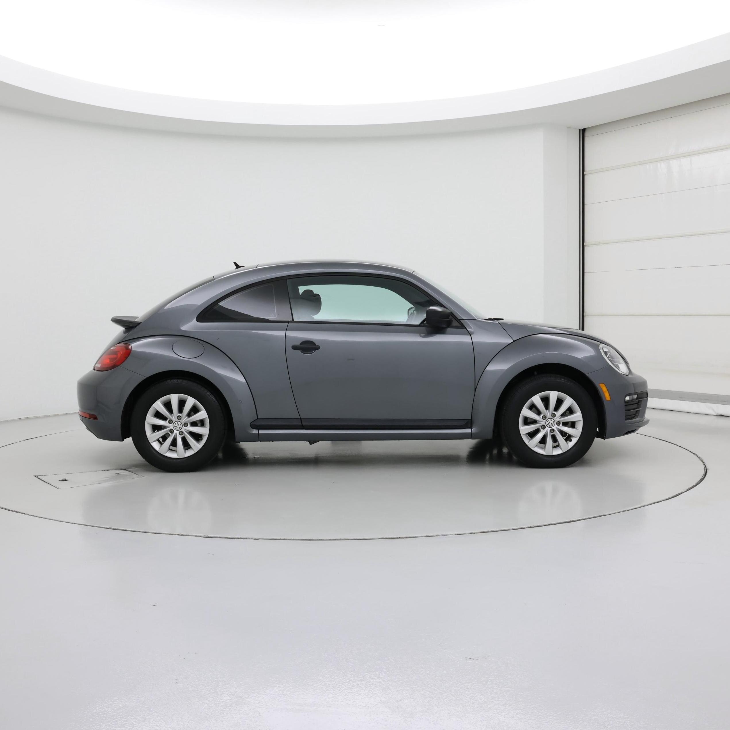 Thumbnail: 2018 Volkswagen Beetle - 7