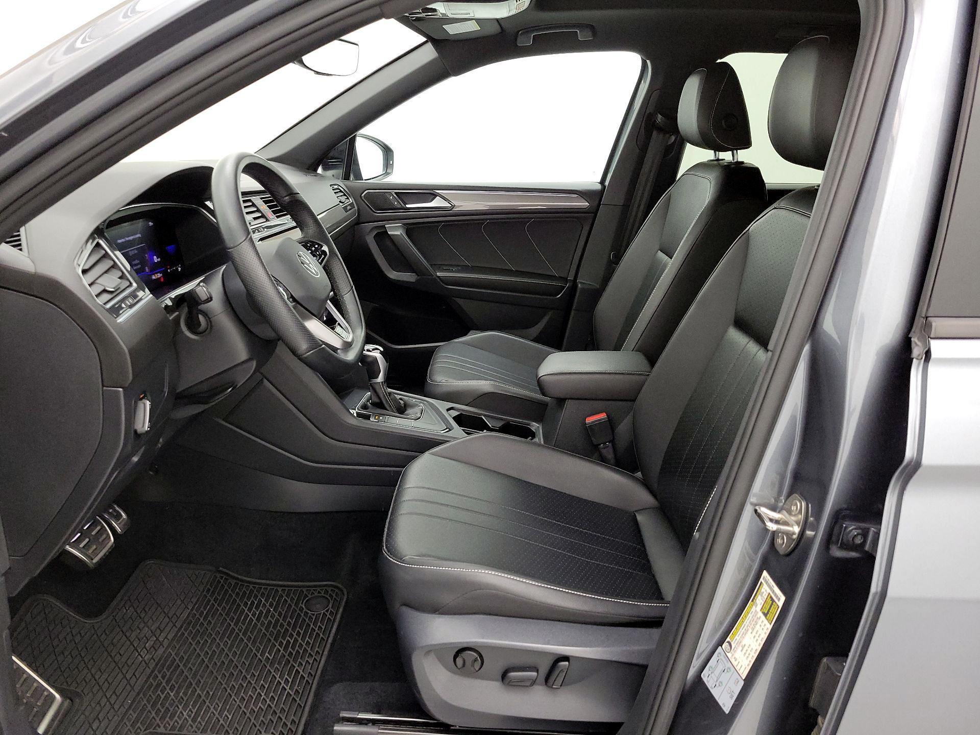 Thumbnail: 2022 Volkswagen Tiguan - 11