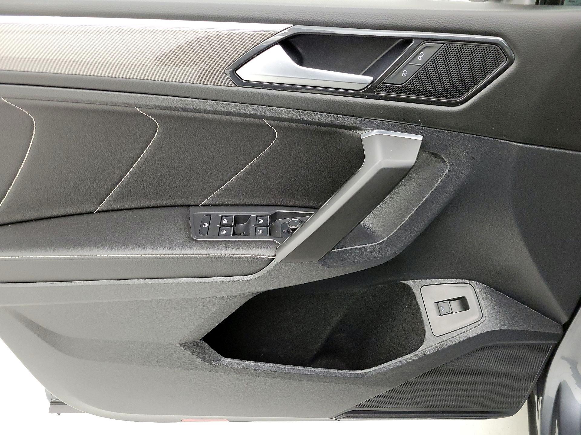 Thumbnail: 2022 Volkswagen Tiguan - 12