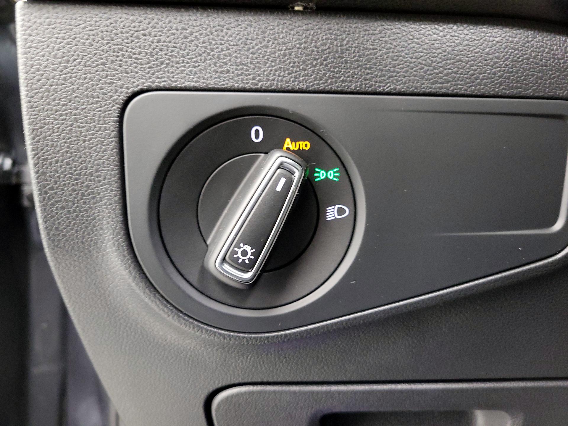 Thumbnail: 2022 Volkswagen Tiguan - 13