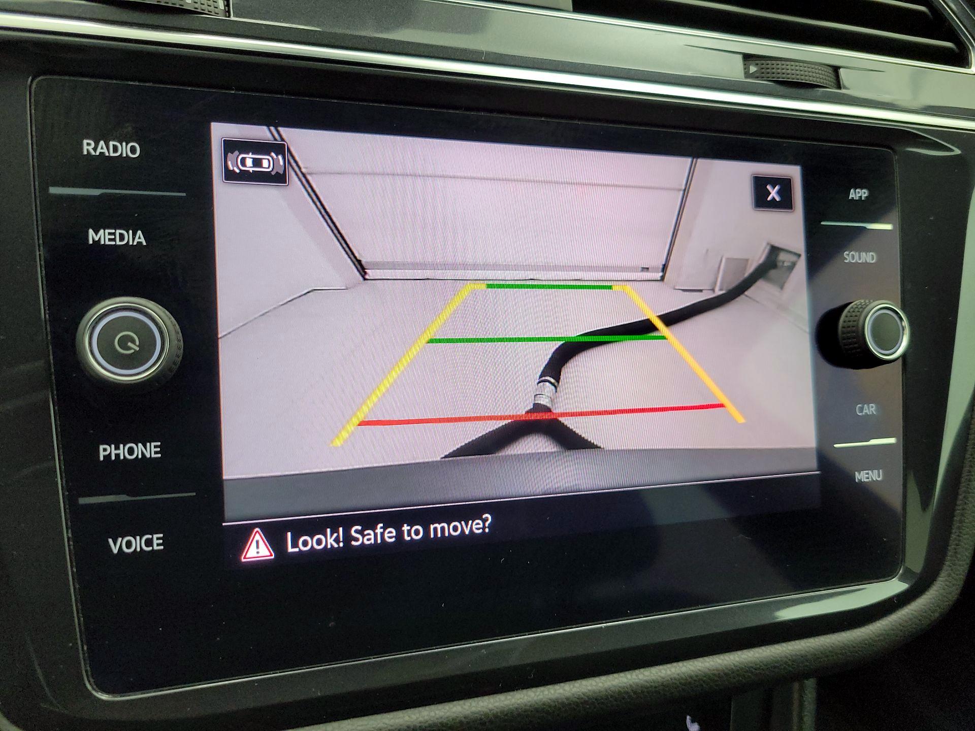 Thumbnail: 2022 Volkswagen Tiguan - 14