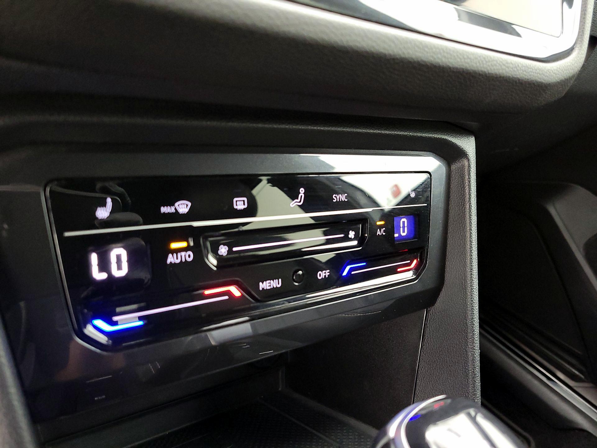 Thumbnail: 2022 Volkswagen Tiguan - 16