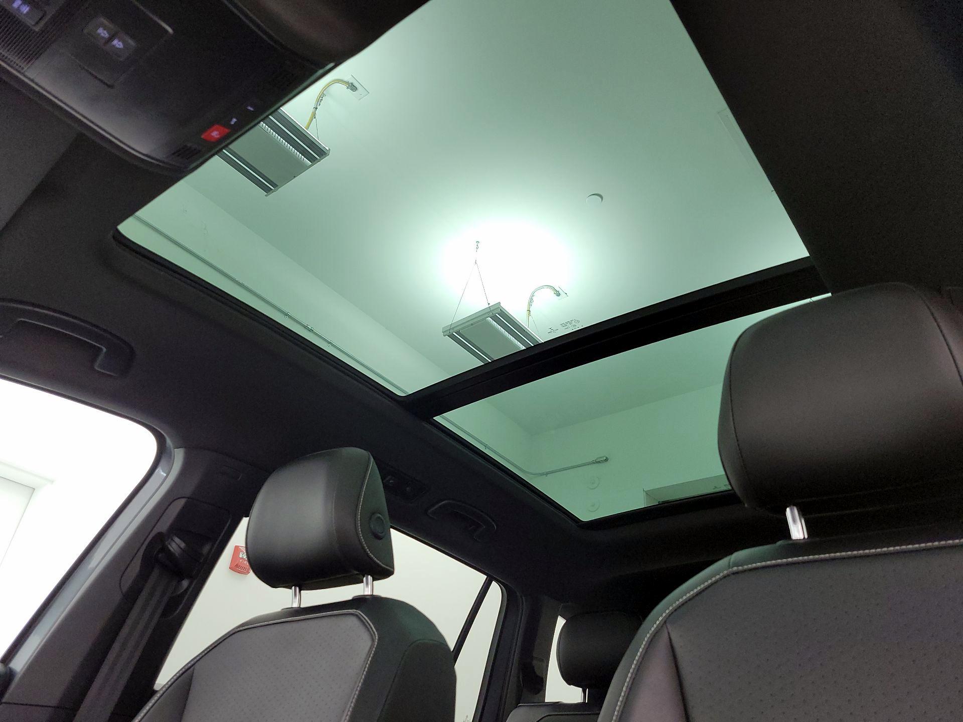 Thumbnail: 2022 Volkswagen Tiguan - 19