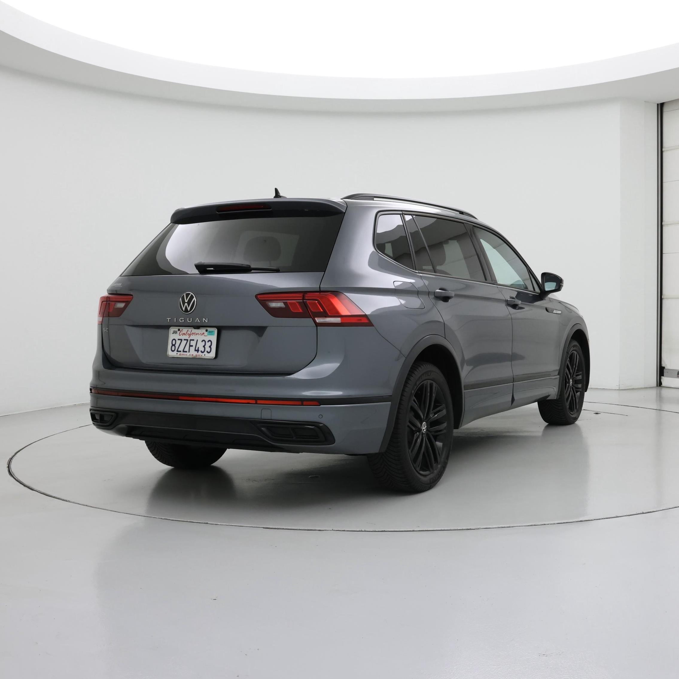 Thumbnail: 2022 Volkswagen Tiguan - 8