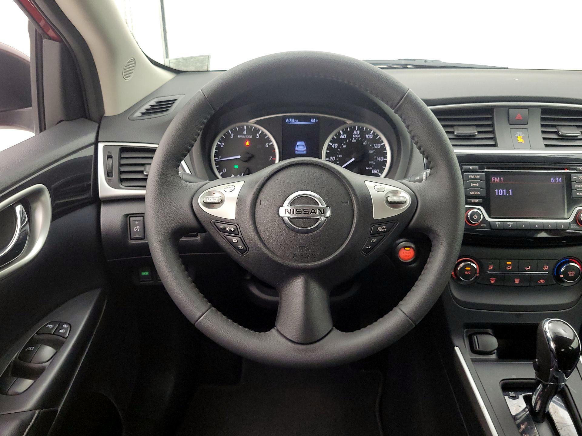 Thumbnail: 2017 Nissan Sentra - 10