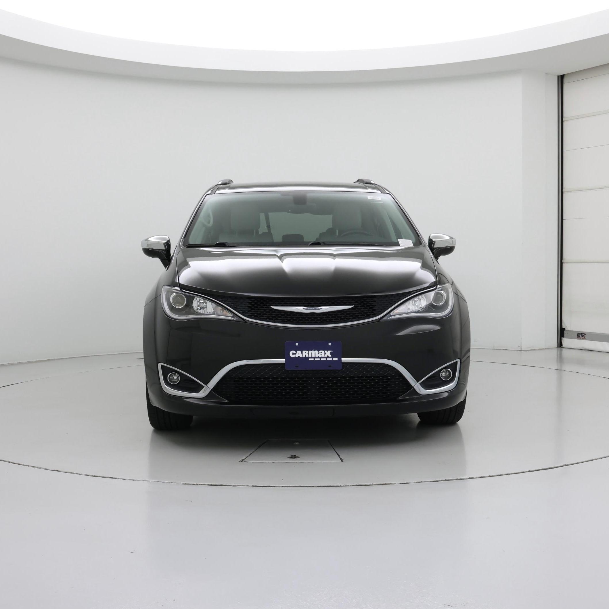 Thumbnail: 2017 Chrysler Pacifica - 5