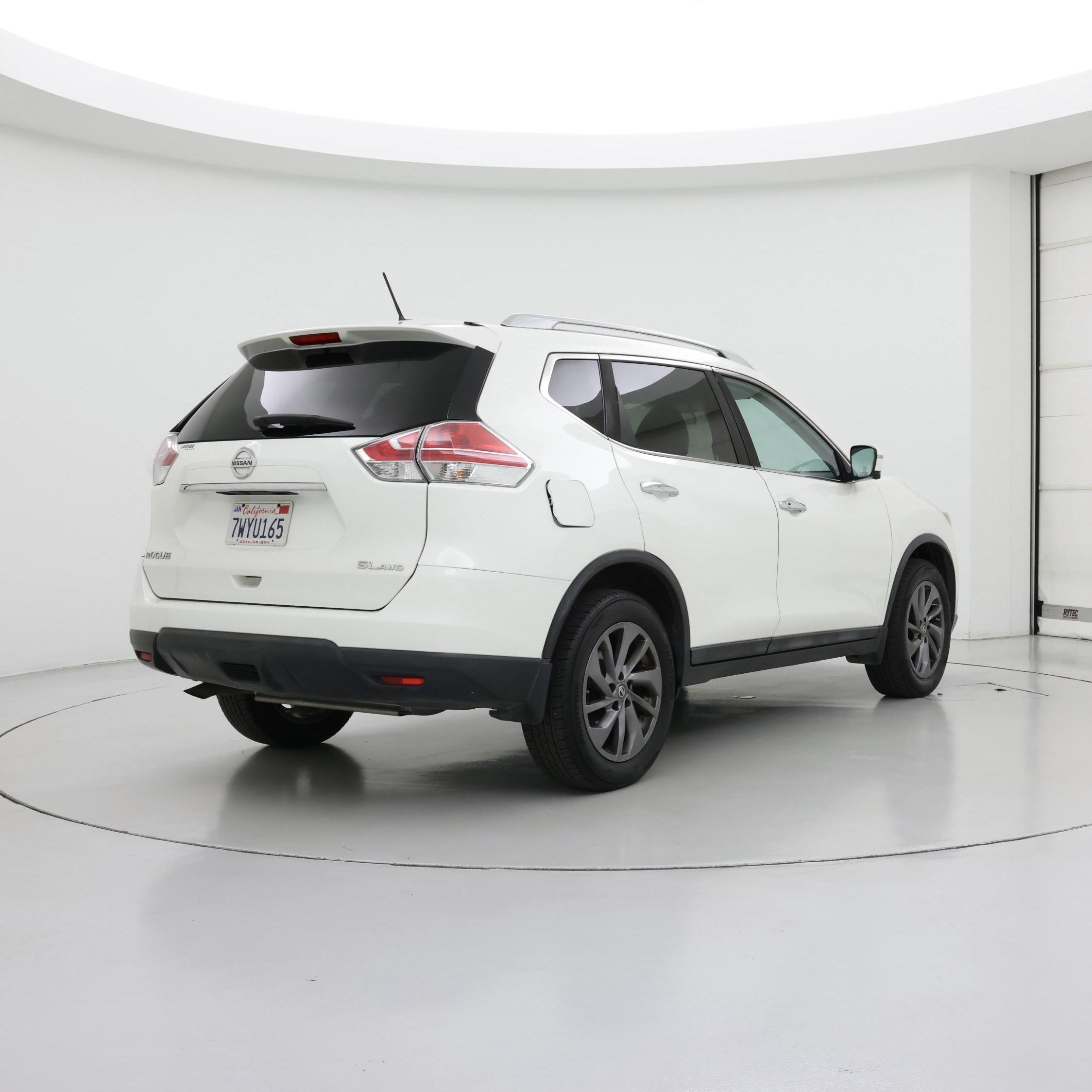 Thumbnail: 2016 Nissan Rogue - 8