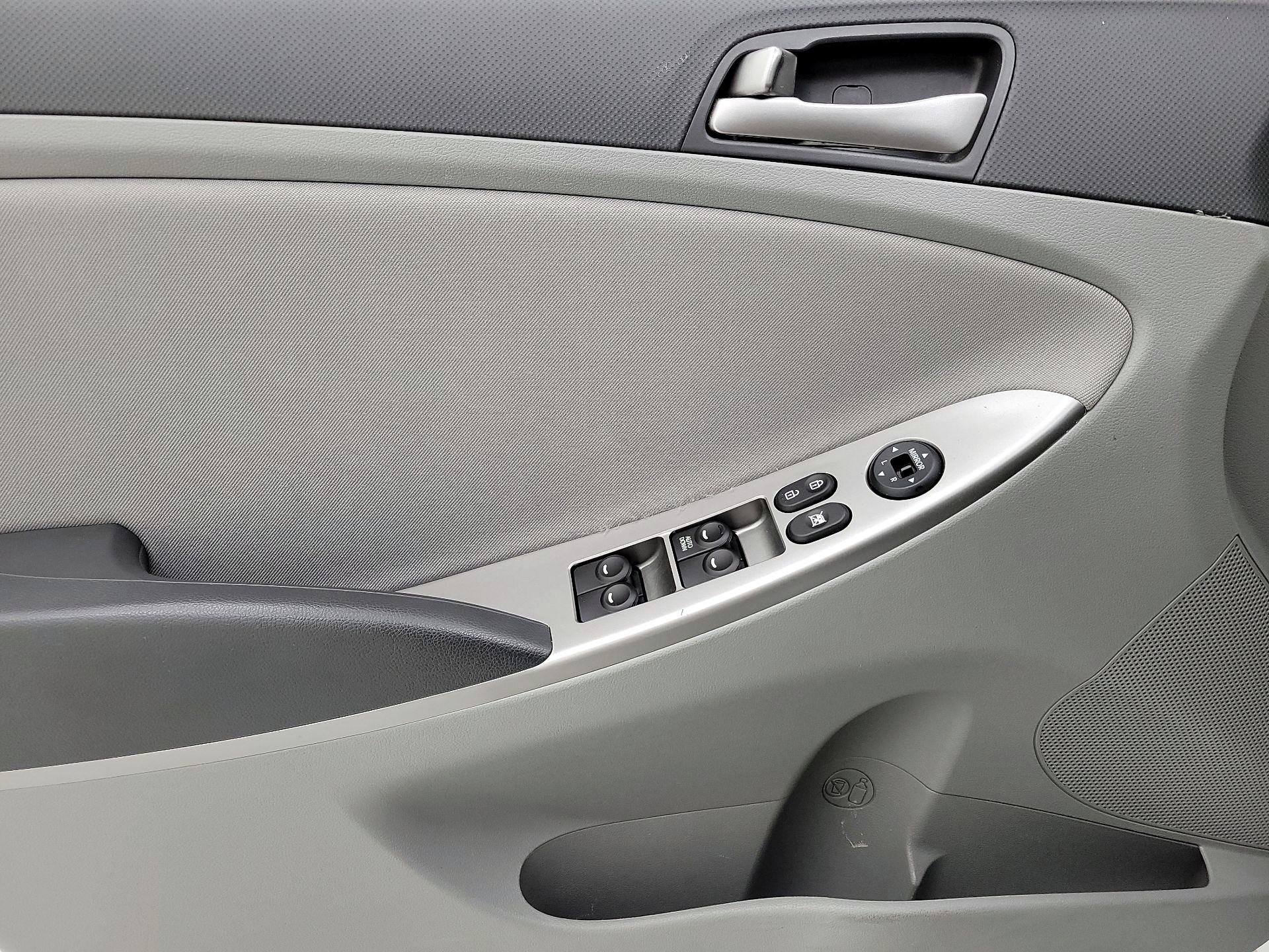 Thumbnail: 2016 Hyundai Accent - 12