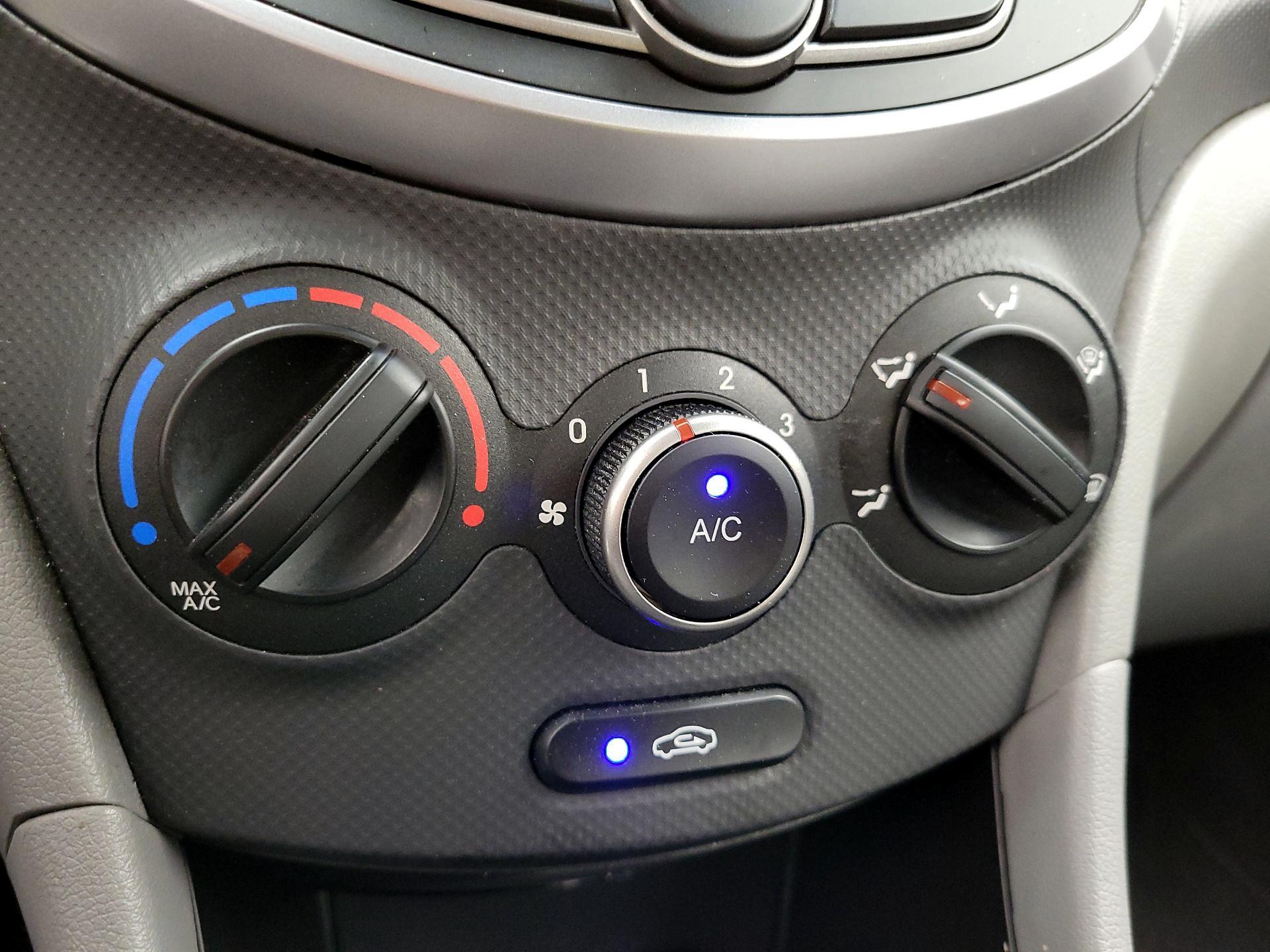 Thumbnail: 2016 Hyundai Accent - 15