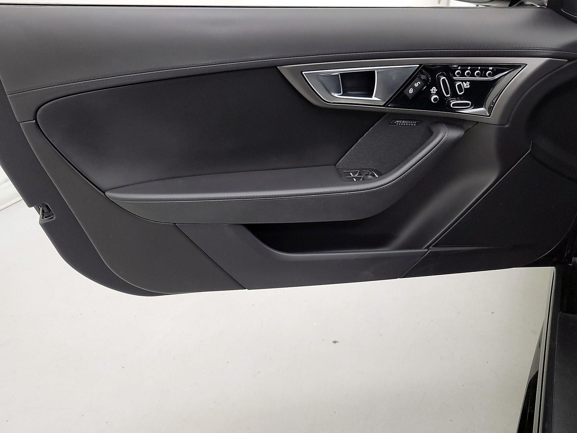 Thumbnail: 2016 Jaguar F-Type - 12