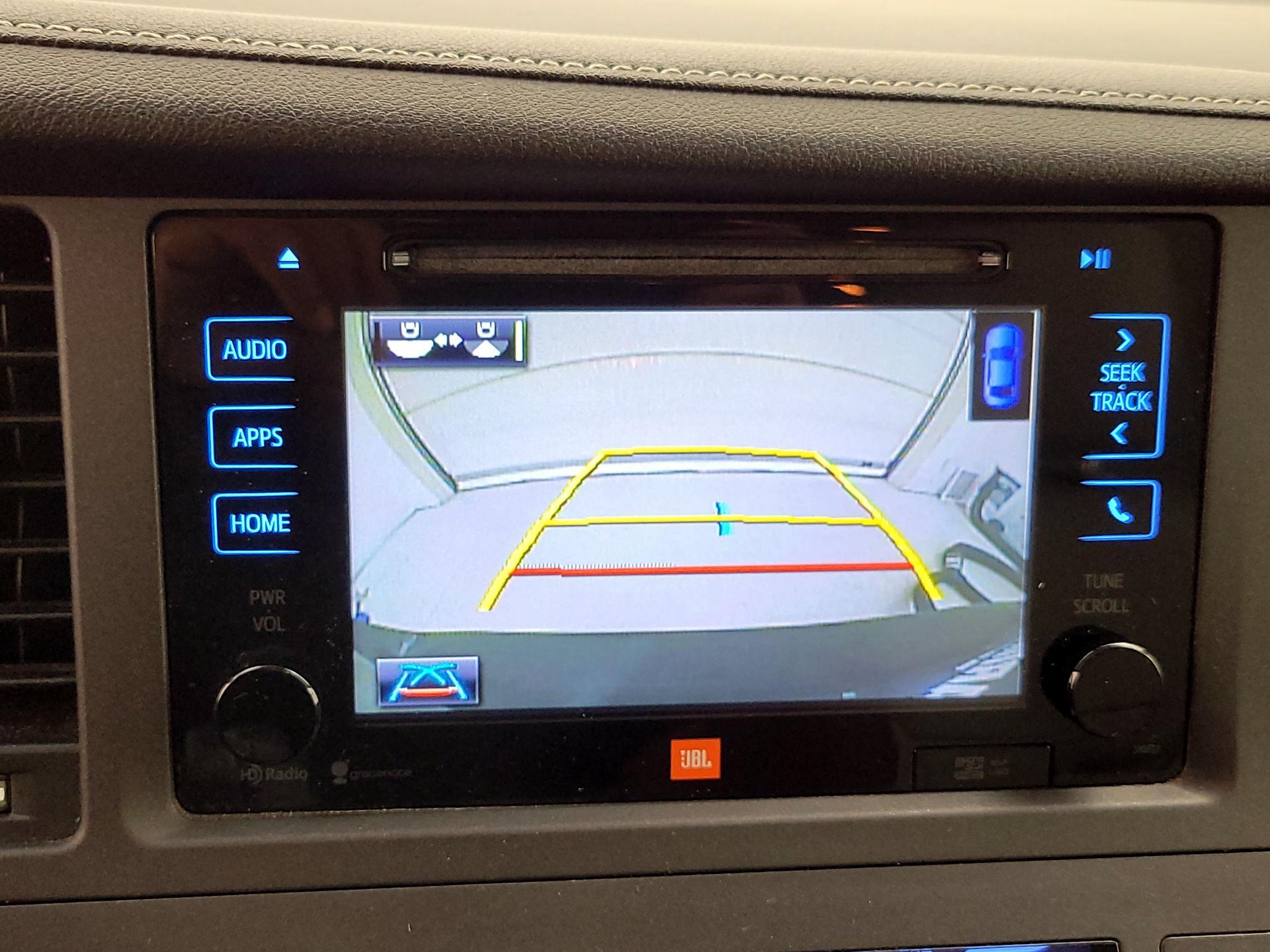 Thumbnail: 2015 Toyota Sienna - 14