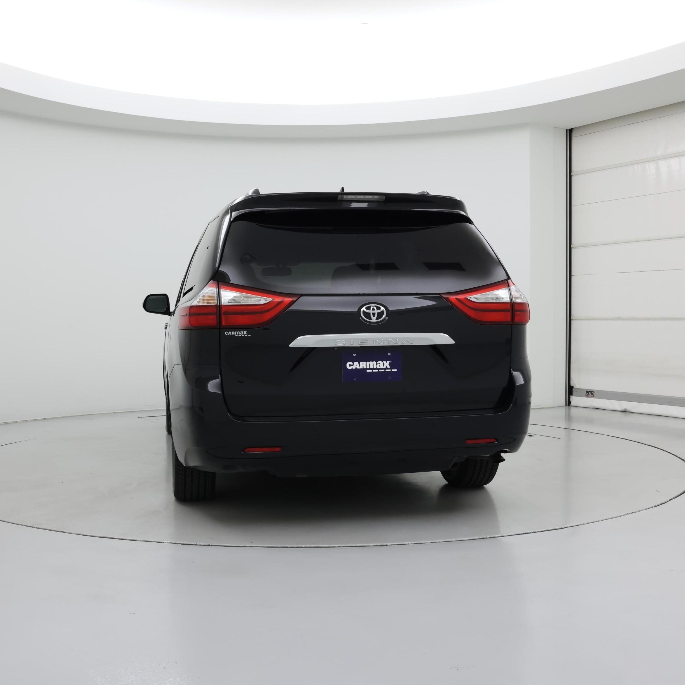 Thumbnail: 2015 Toyota Sienna - 6