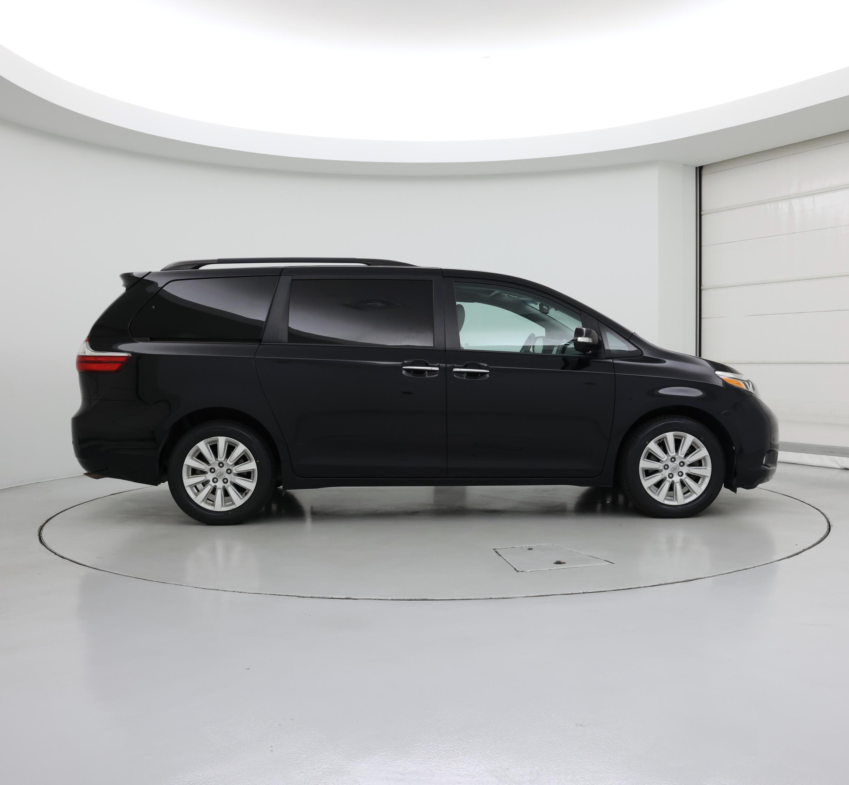 Thumbnail: 2015 Toyota Sienna - 7
