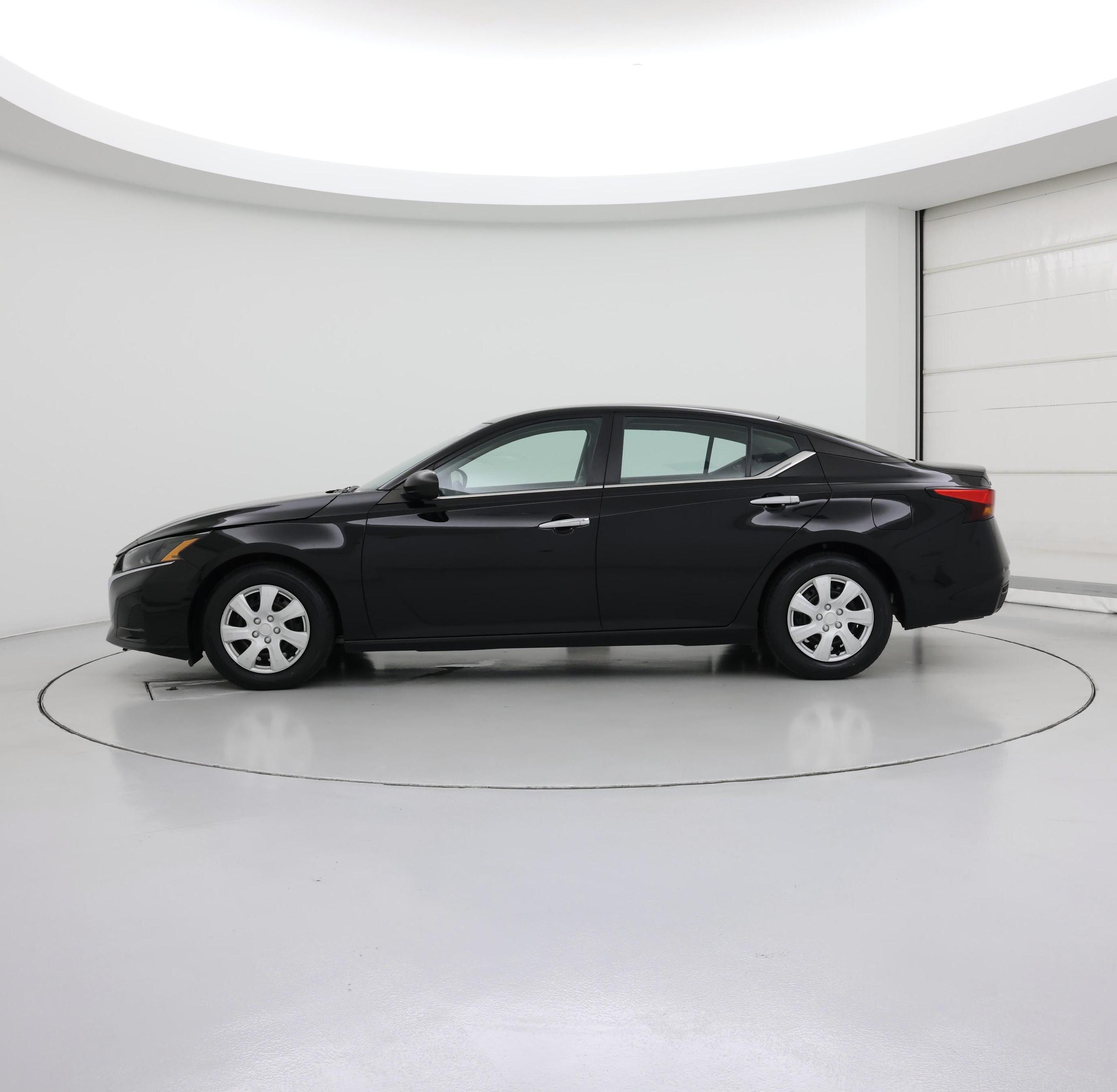 Thumbnail: 2024 Nissan Altima - 3