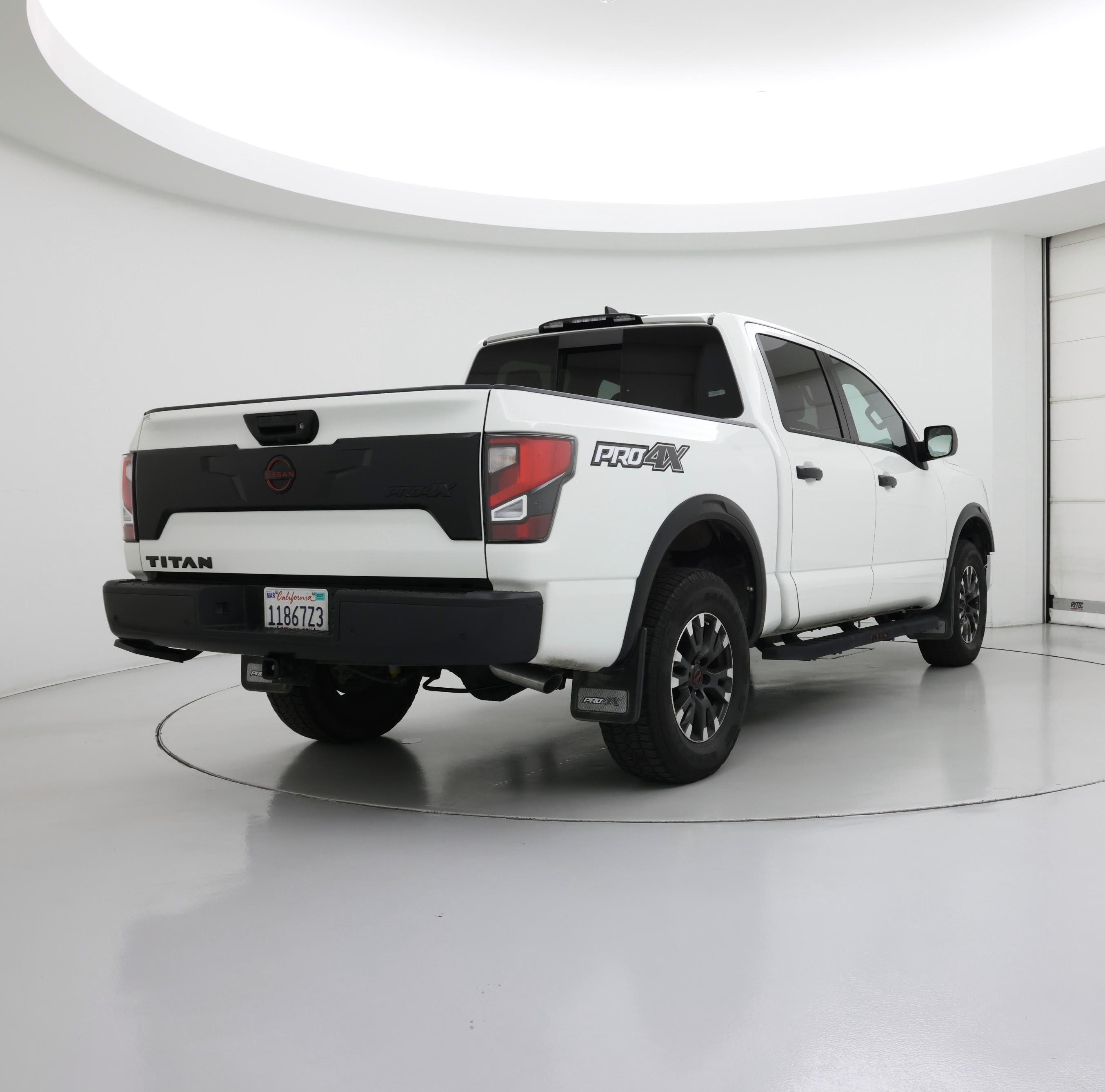 Thumbnail: 2023 Nissan Titan - 8