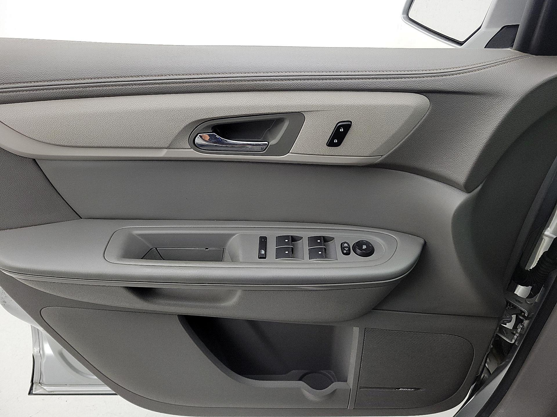 Thumbnail: 2016 Chevrolet Traverse - 12