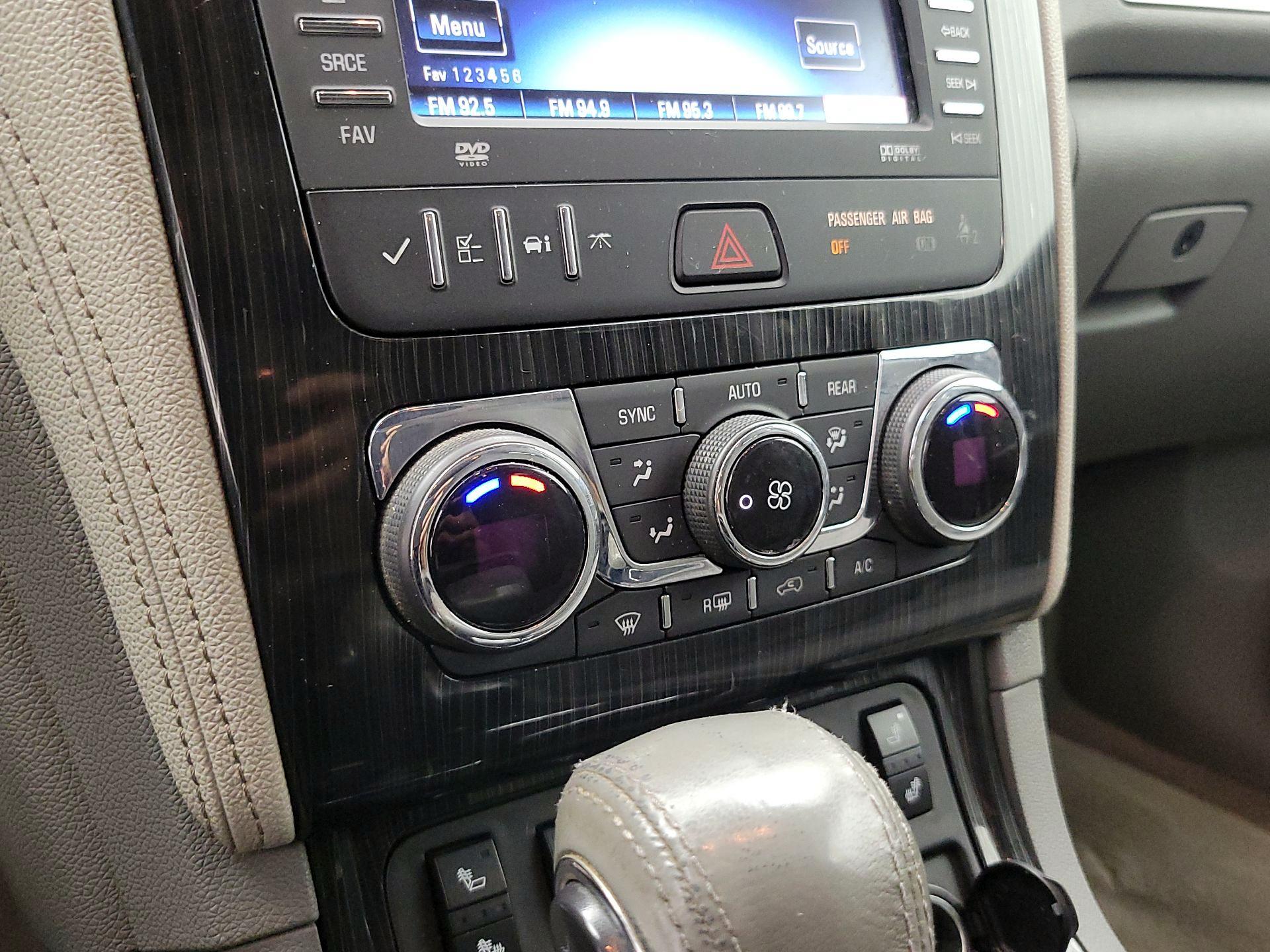 Thumbnail: 2016 Chevrolet Traverse - 16