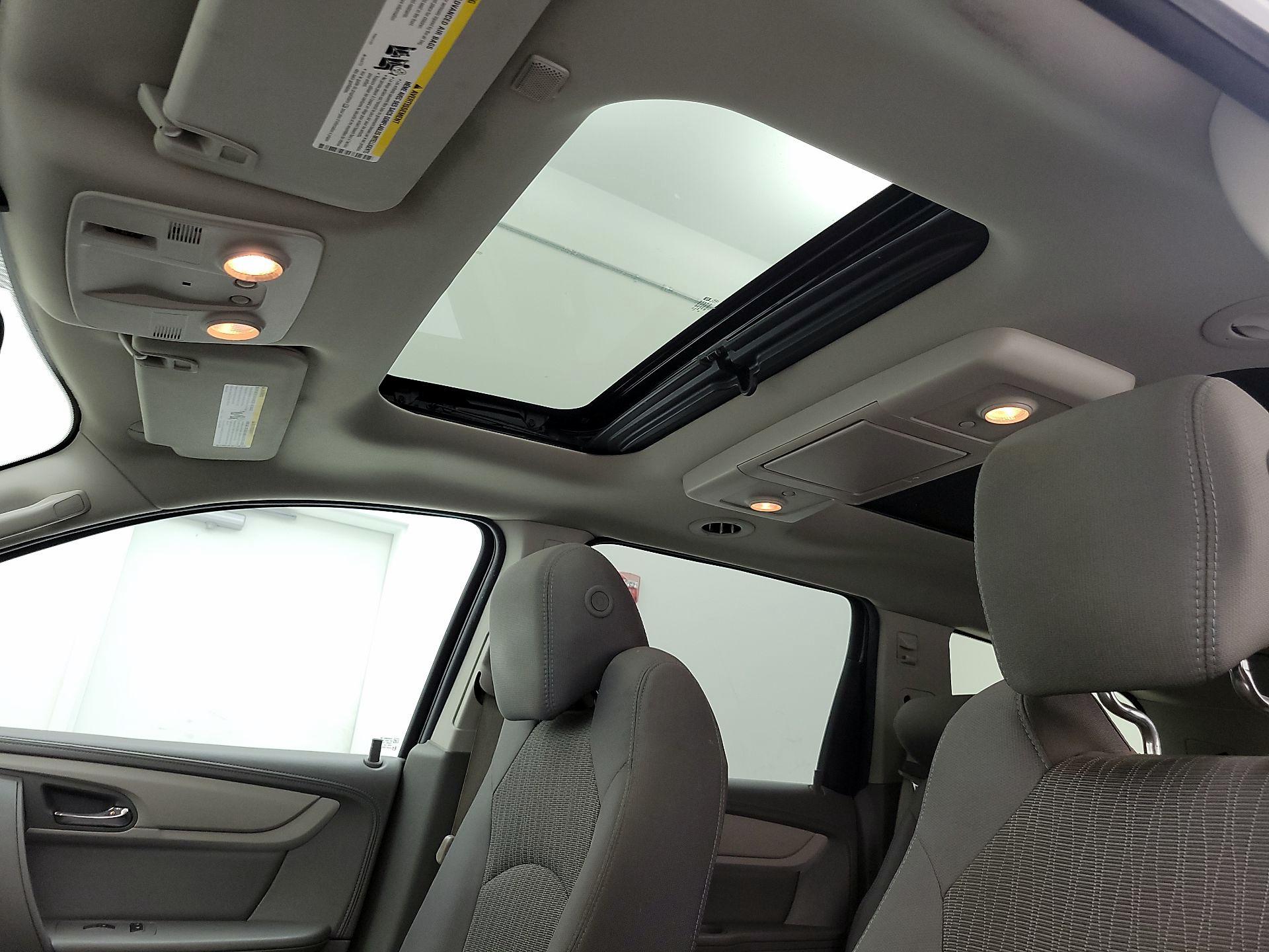 Thumbnail: 2016 Chevrolet Traverse - 18