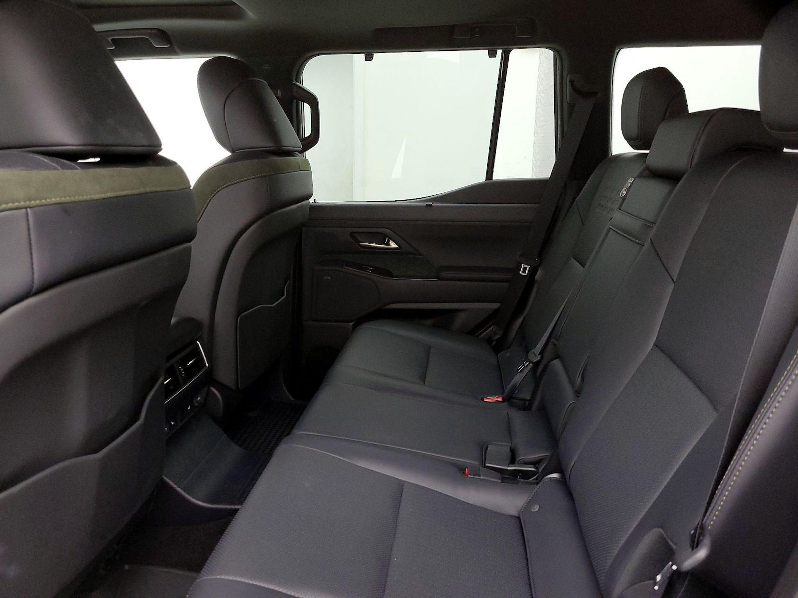 2026 Lexus GX Overtrail - Photo 21