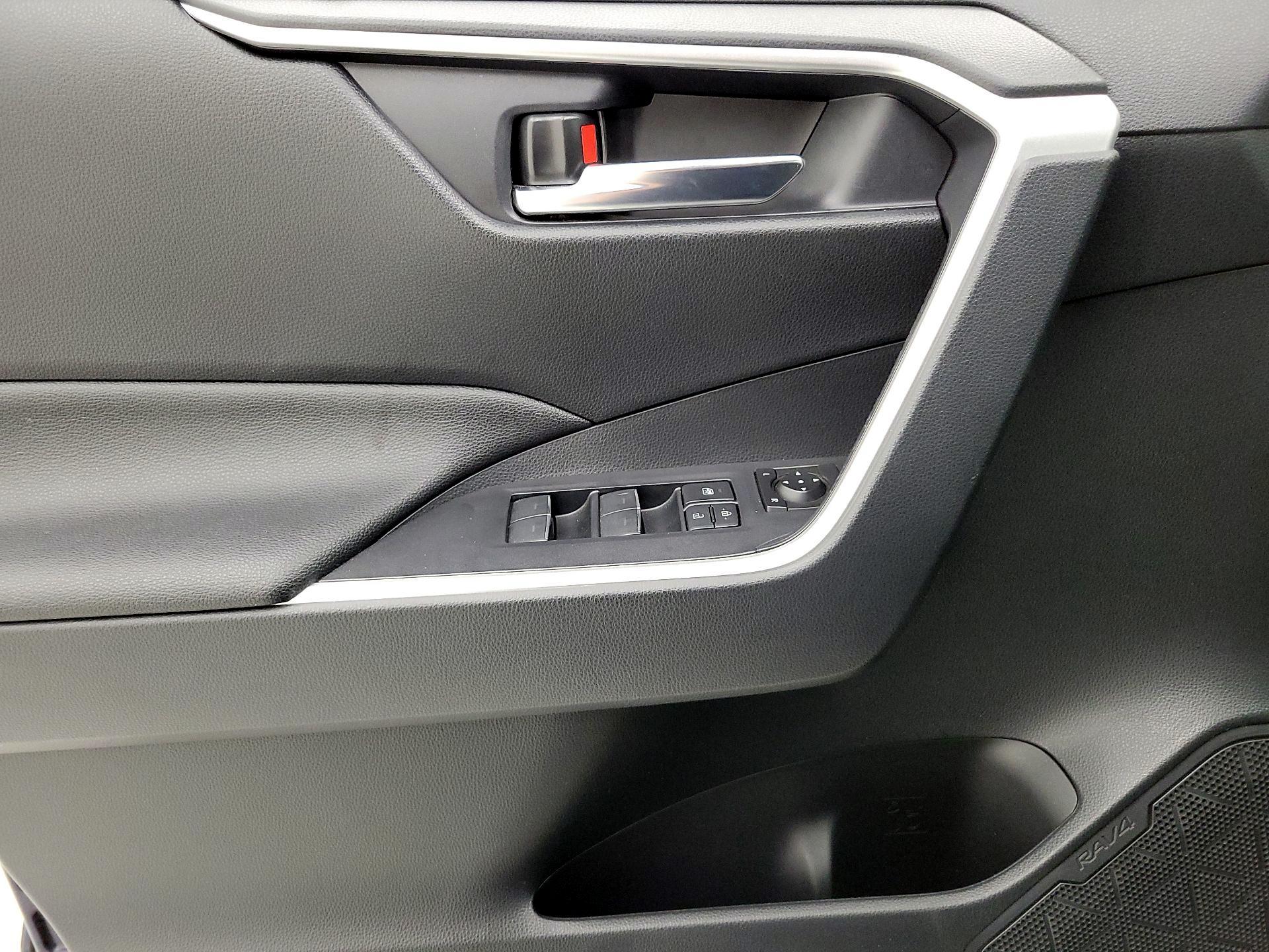 Thumbnail: 2023 Toyota RAV4 - 12