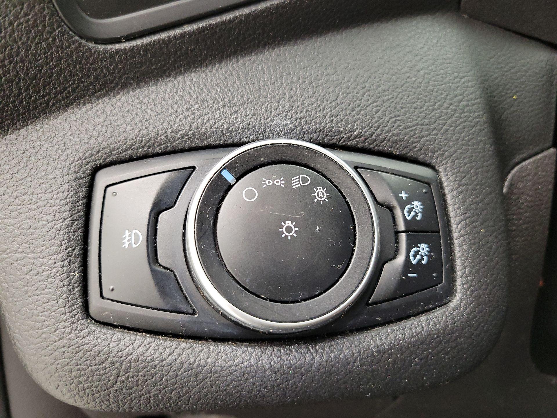 Thumbnail: 2015 Ford Escape - 13