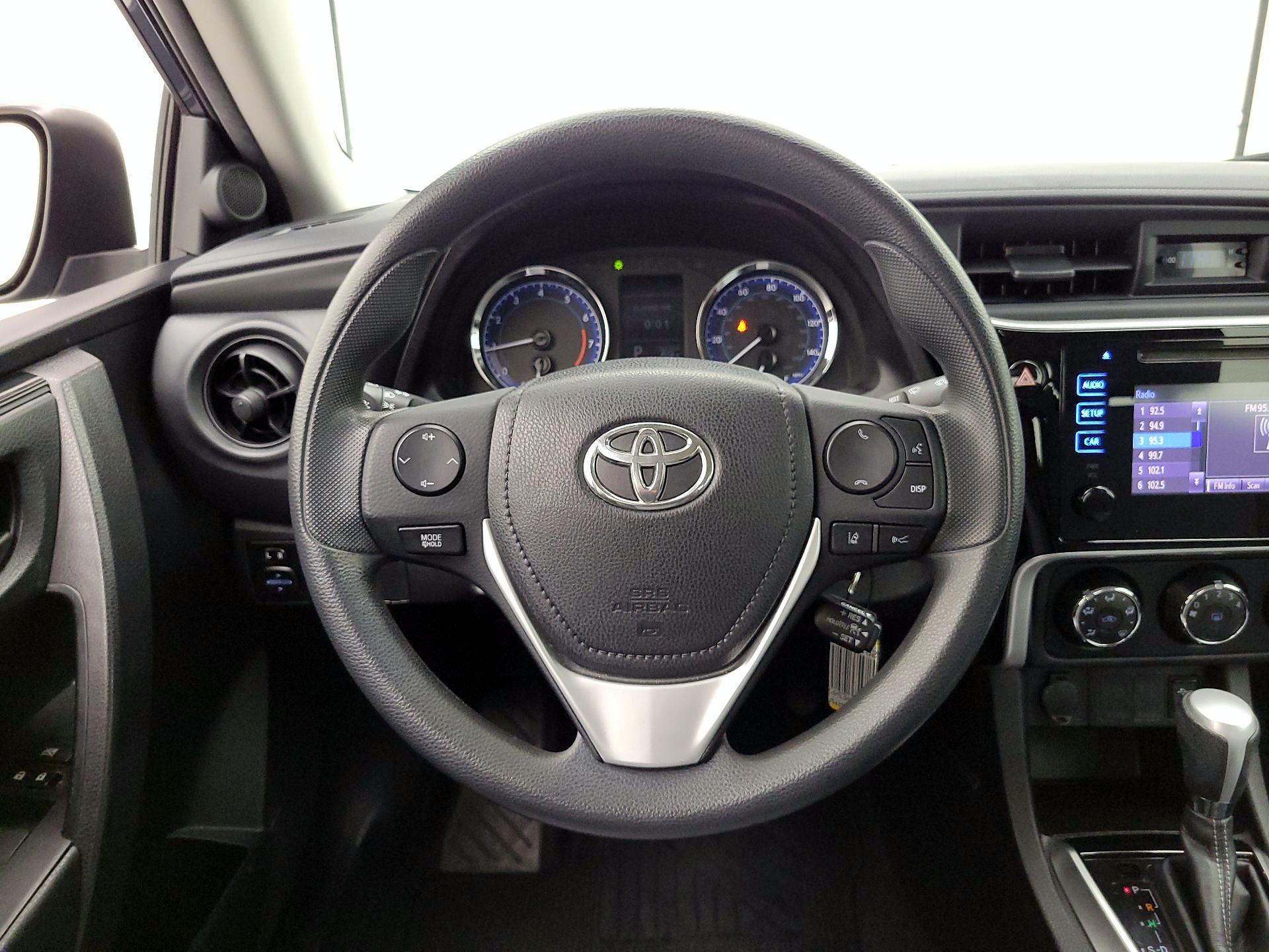 Thumbnail: 2017 Toyota Corolla - 10