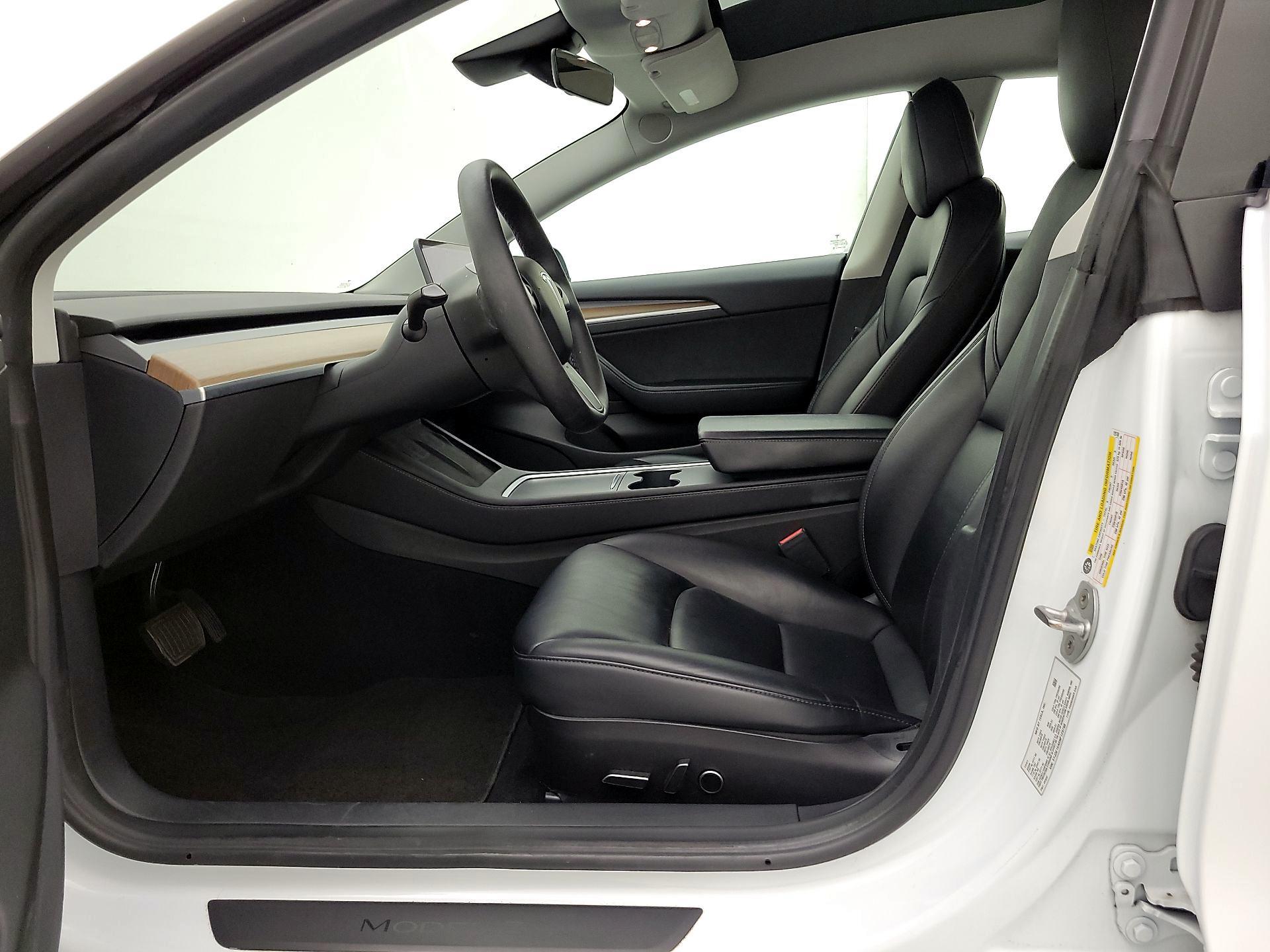 Thumbnail: 2022 Tesla Model 3 - 11