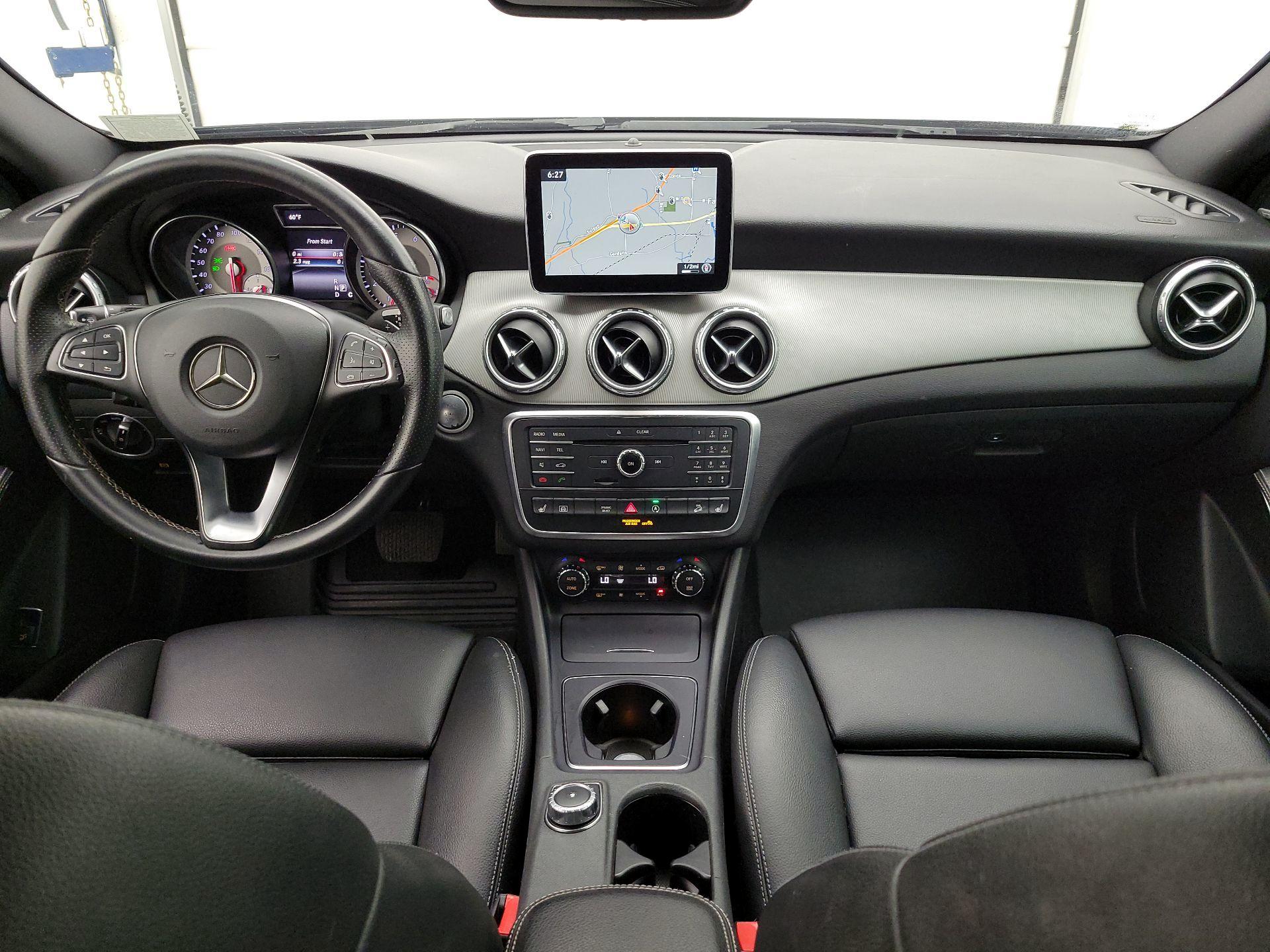 Thumbnail: 2016 Mercedes-Benz GLA - 9