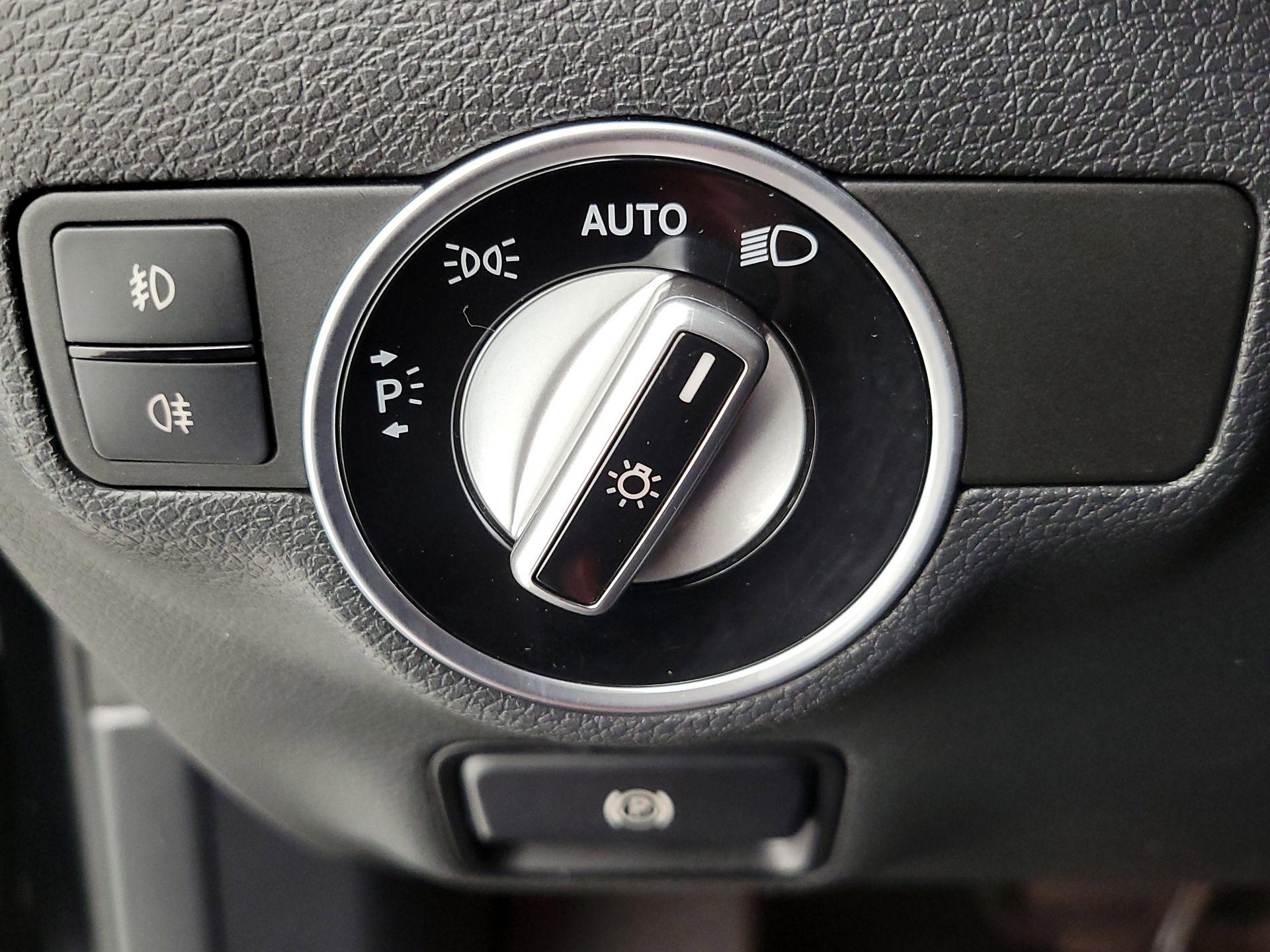 Thumbnail: 2016 Mercedes-Benz GLA - 13