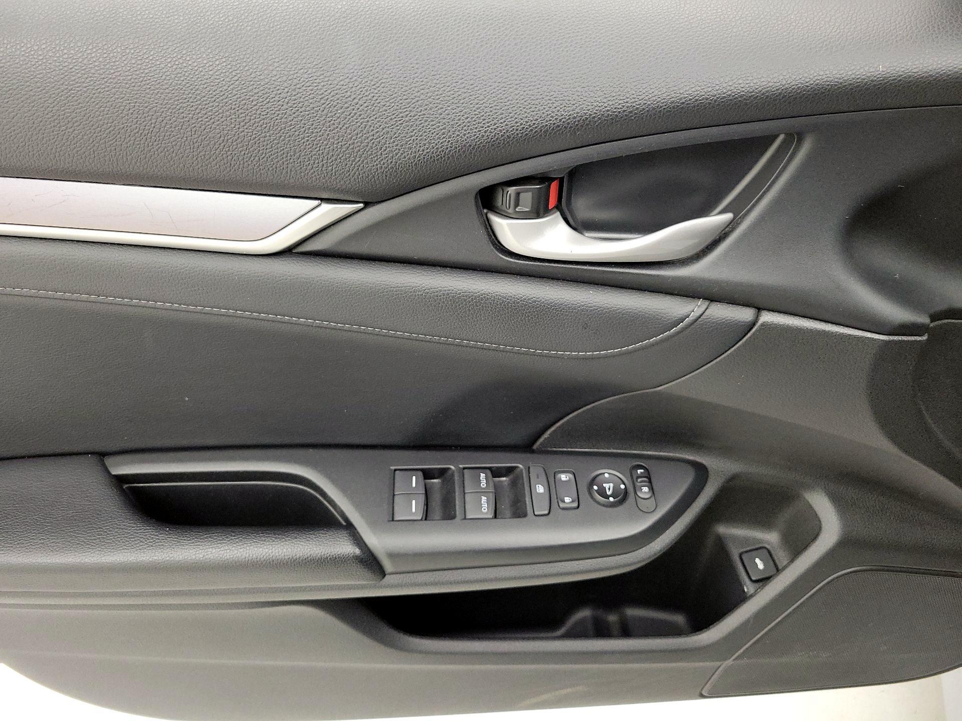 Thumbnail: 2017 Honda Civic - 12