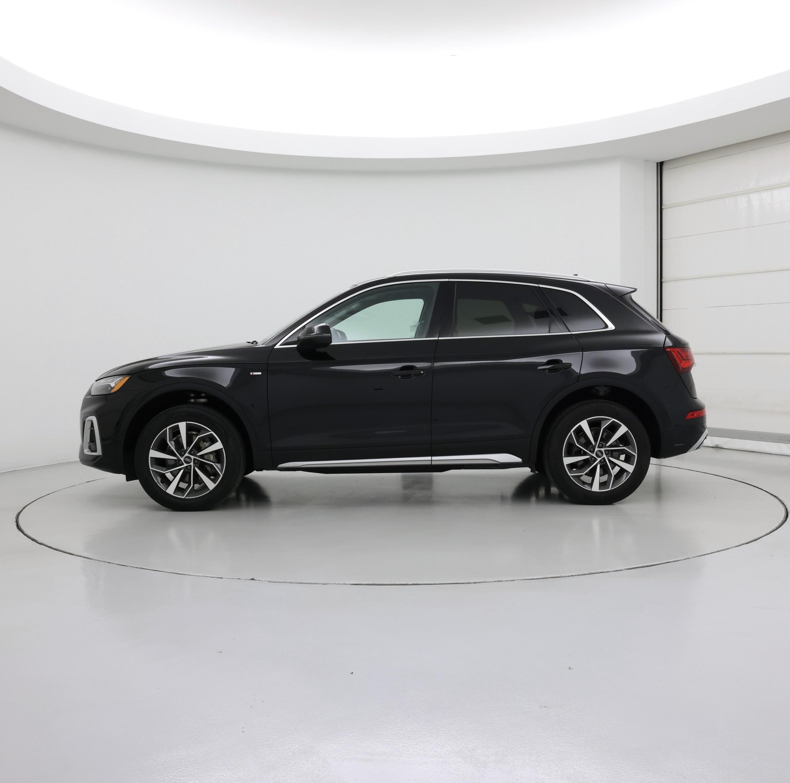 Thumbnail: 2023 Audi Q5 - 3