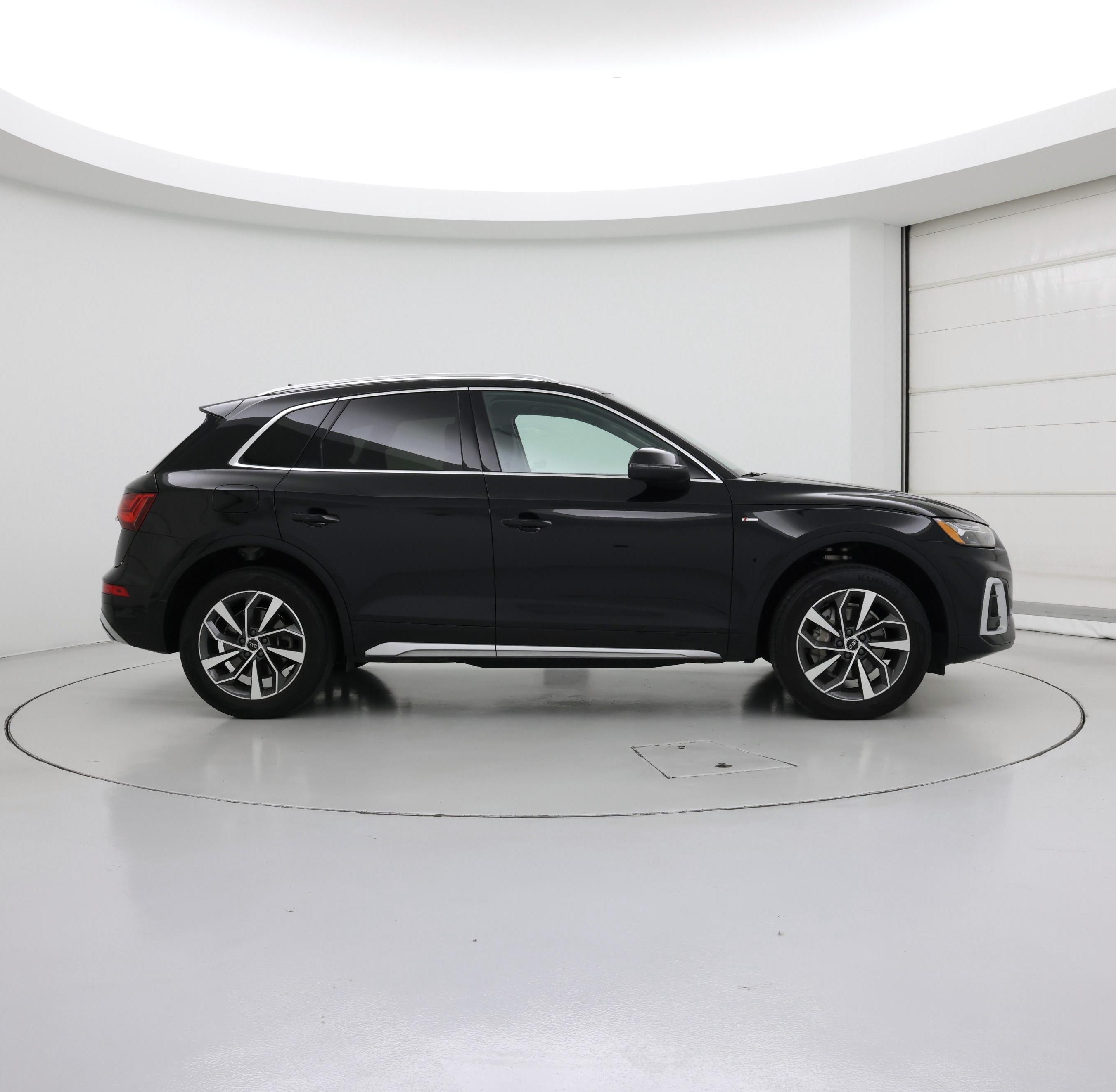 Thumbnail: 2023 Audi Q5 - 7