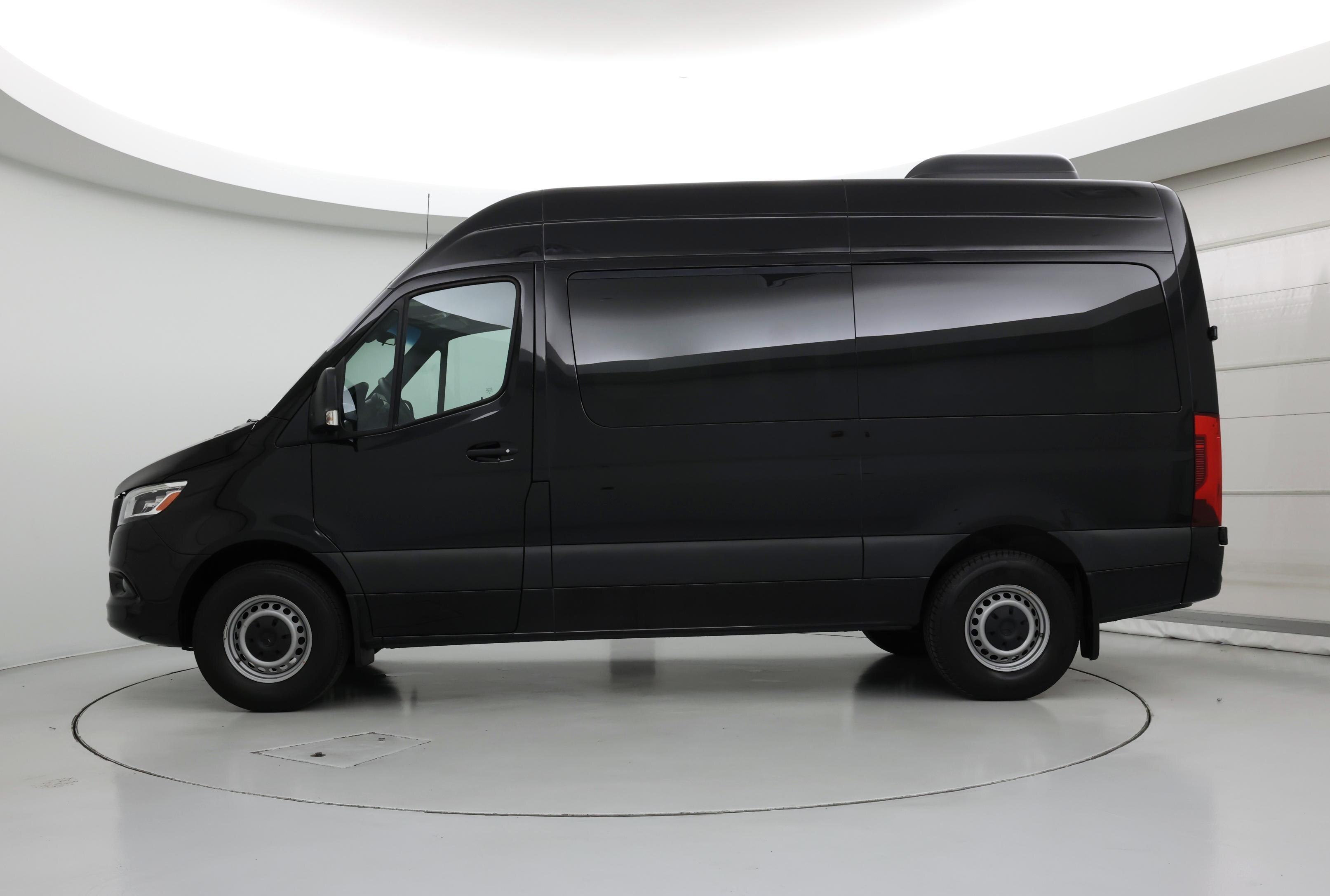 Thumbnail: 2023 Mercedes-Benz Sprinter - 3