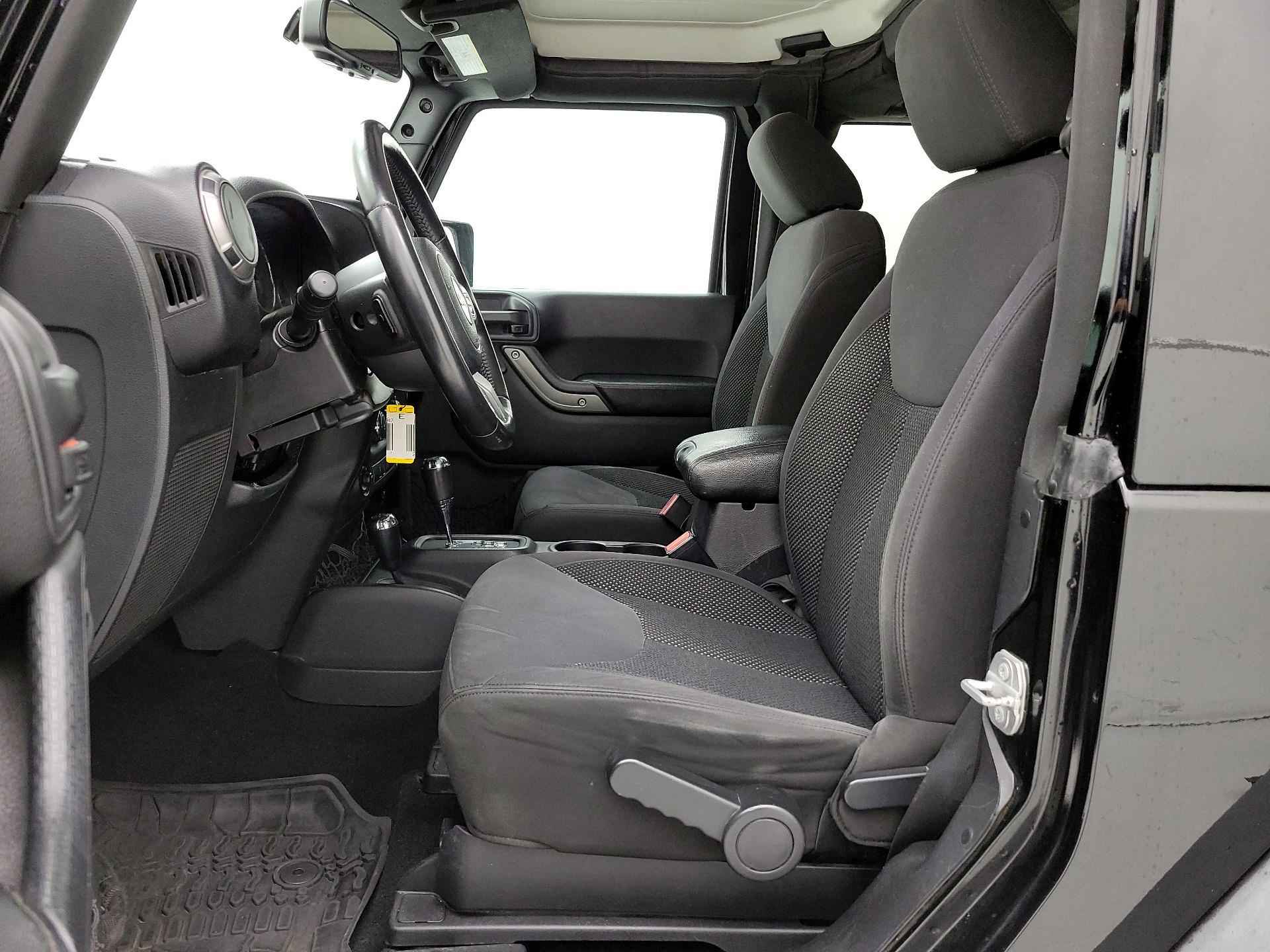 Thumbnail: 2016 Jeep Wrangler - 11