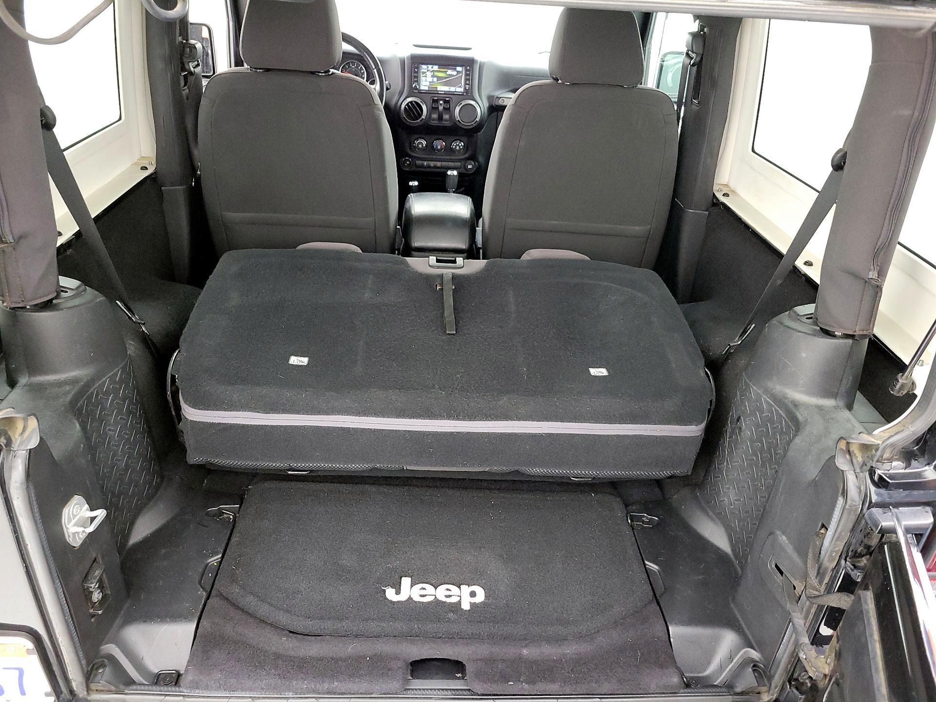 Thumbnail: 2016 Jeep Wrangler - 18