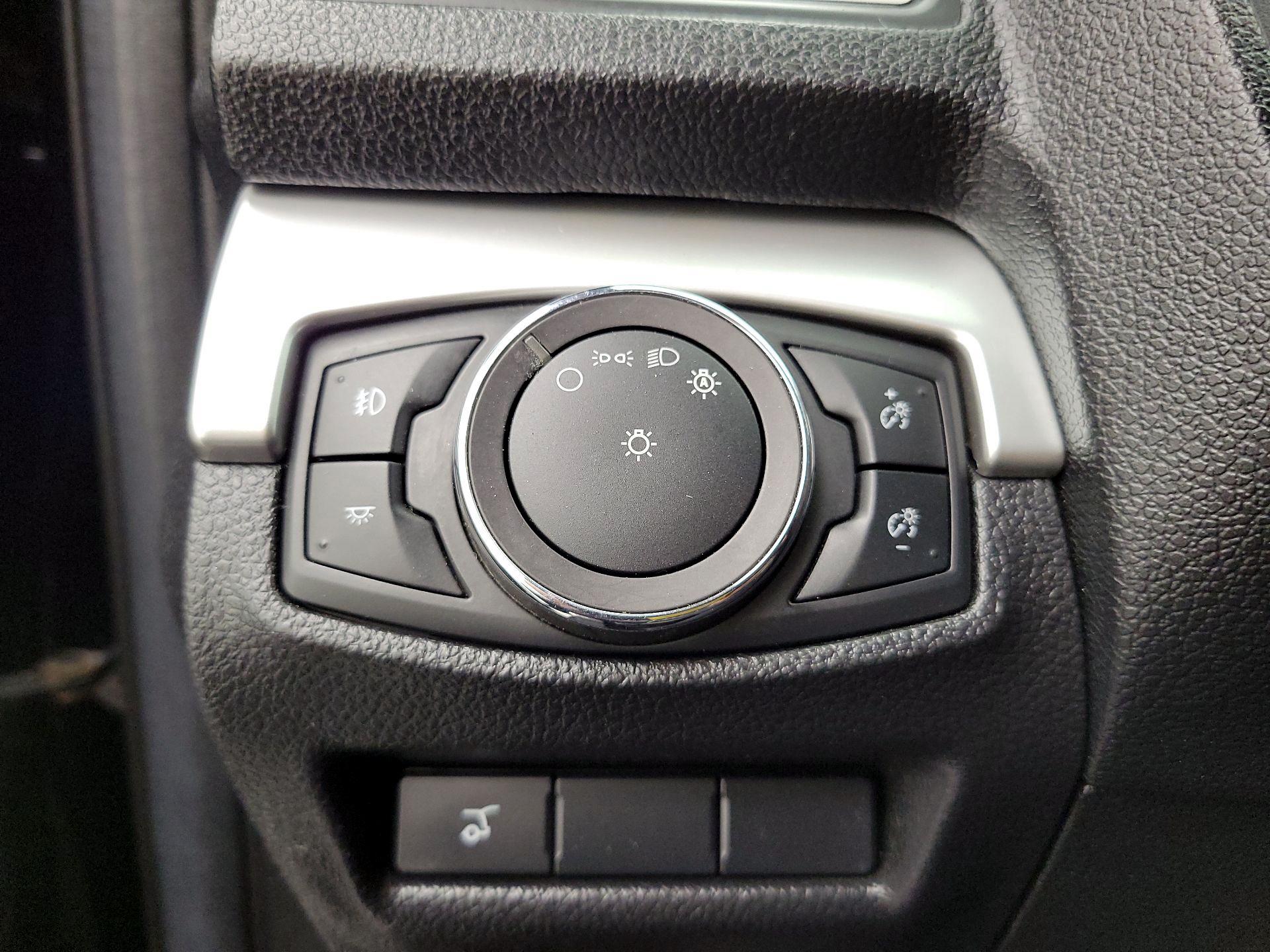 Thumbnail: 2017 Ford Explorer - 13