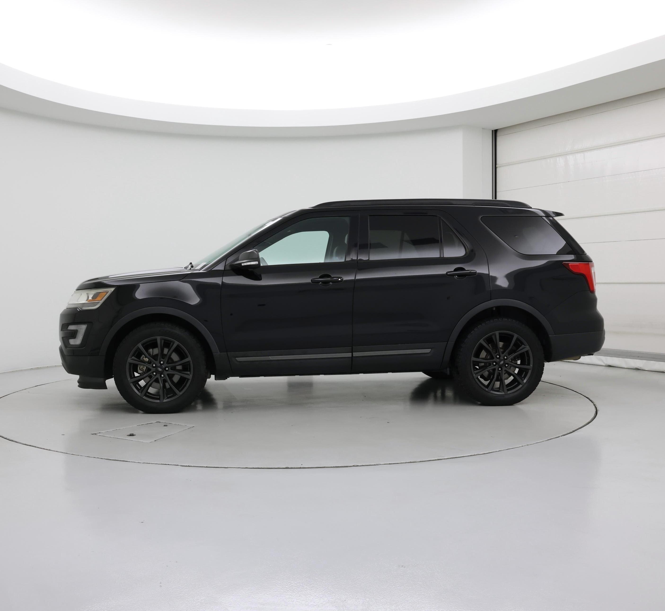 Thumbnail: 2017 Ford Explorer - 3