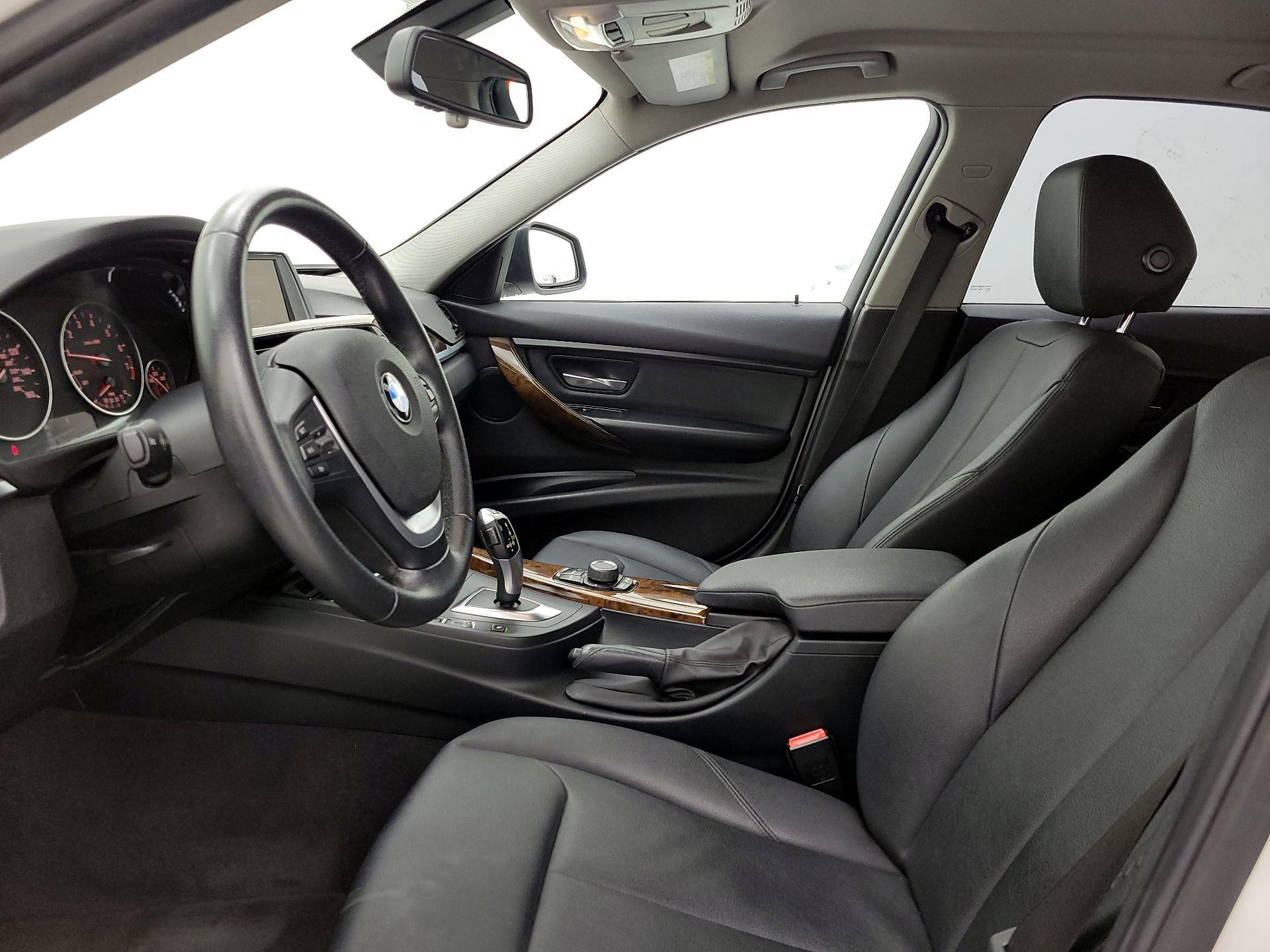Thumbnail: 2015 BMW 3 Series - 11