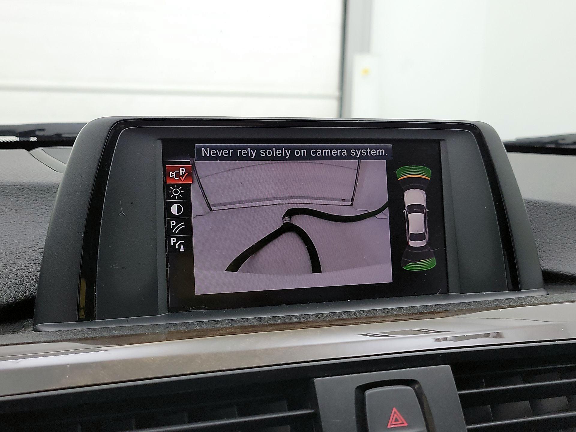 Thumbnail: 2015 BMW 3 Series - 14