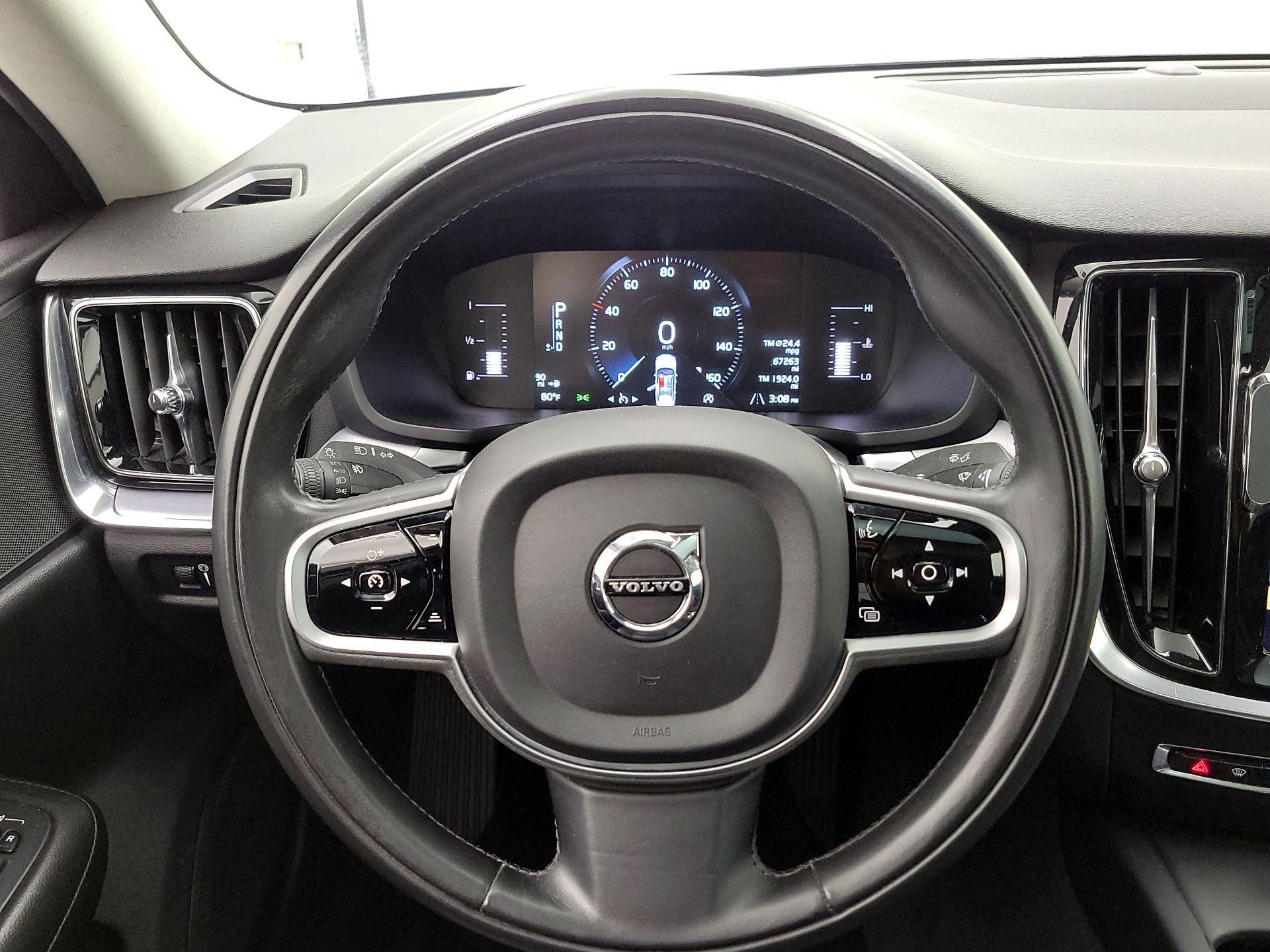Thumbnail: 2019 Volvo S60 - 10