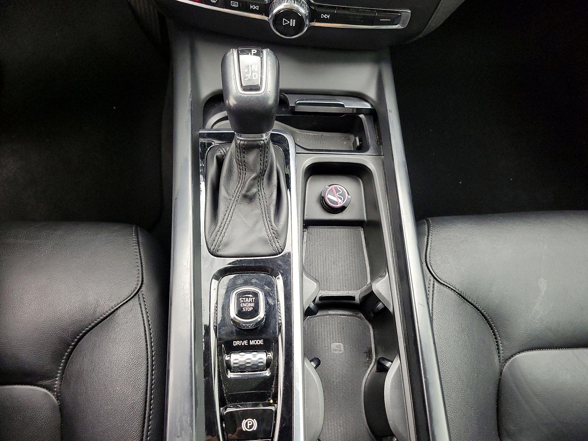 Thumbnail: 2019 Volvo S60 - 17