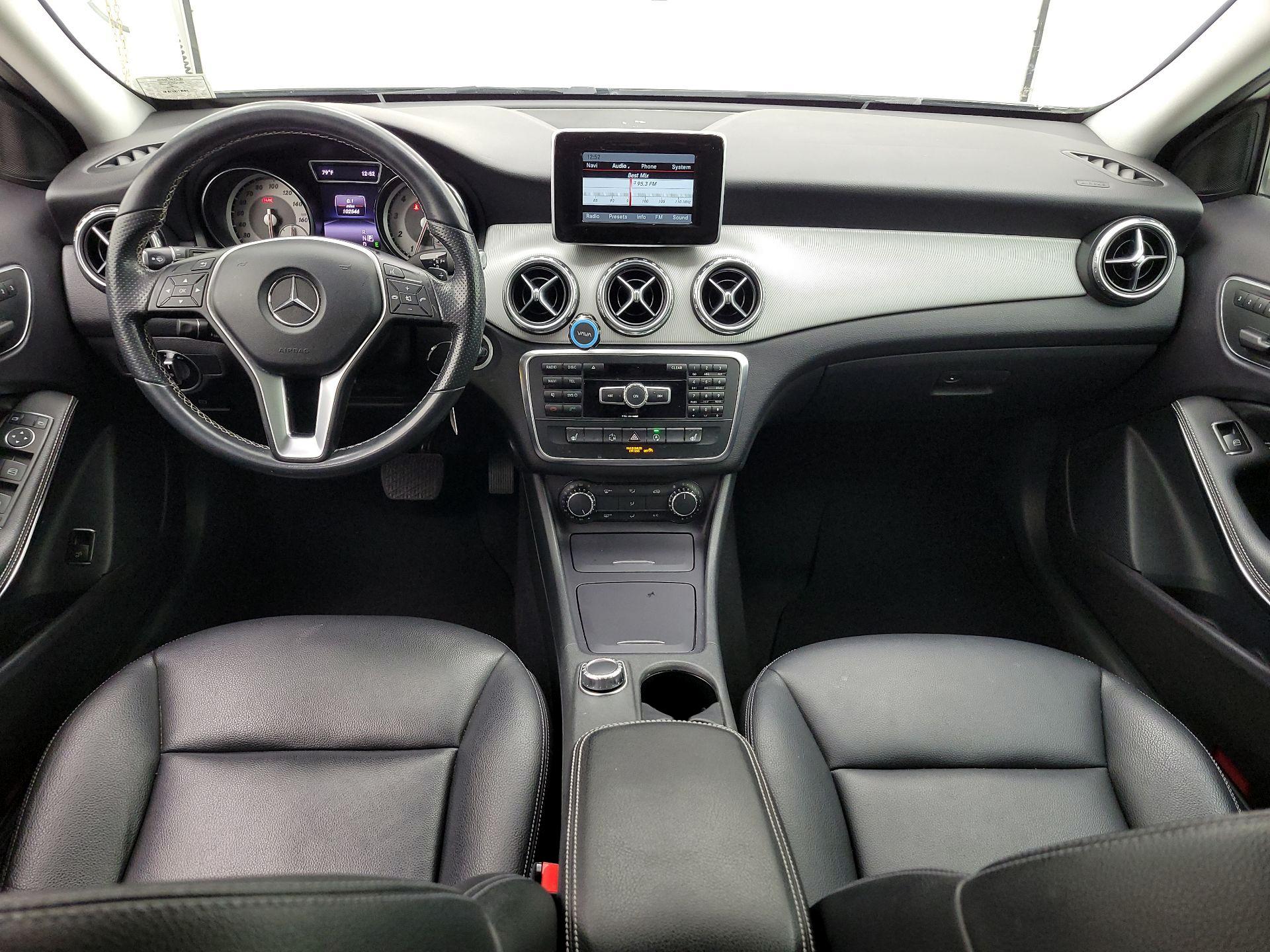Thumbnail: 2015 Mercedes-Benz GLA - 9
