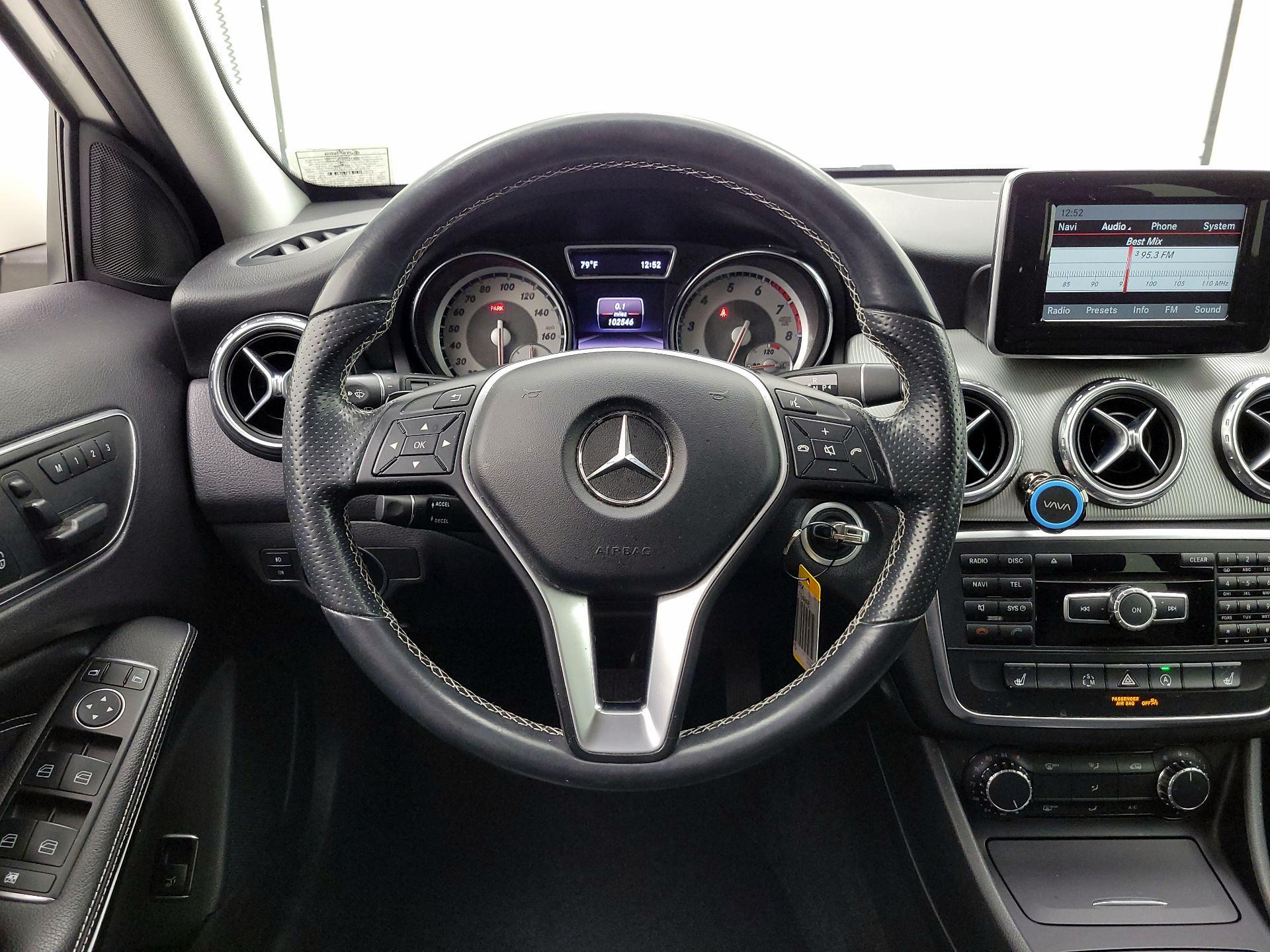 Thumbnail: 2015 Mercedes-Benz GLA - 10