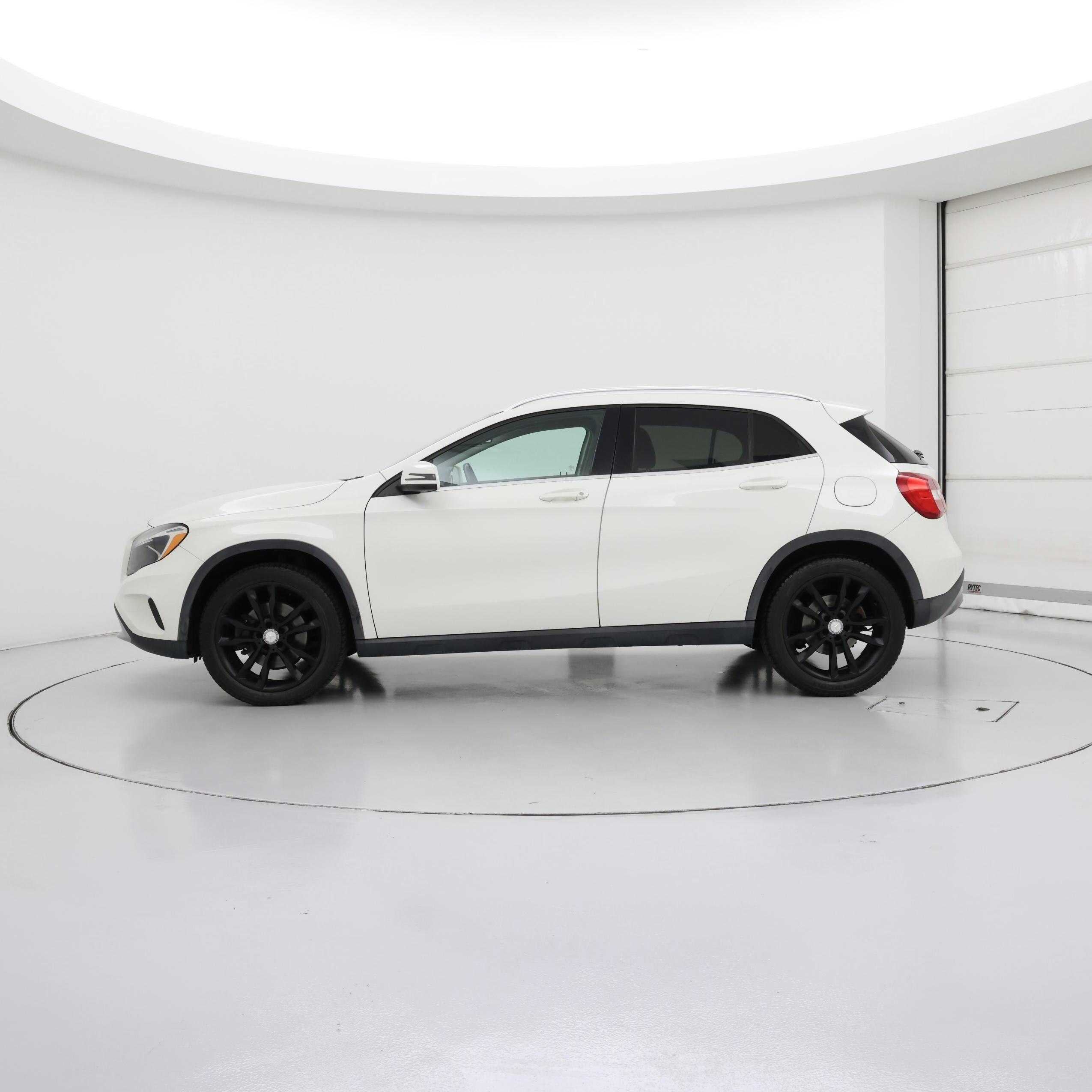 Thumbnail: 2015 Mercedes-Benz GLA - 3