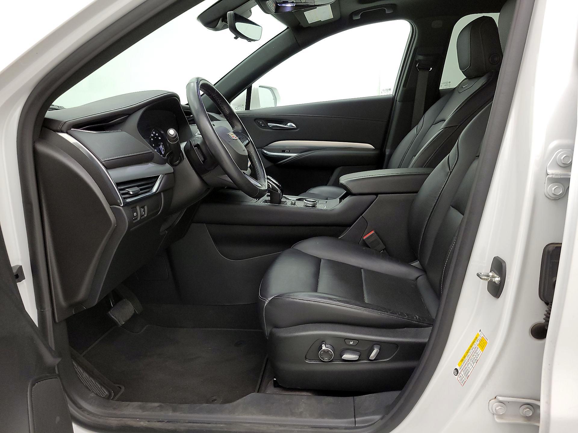 Thumbnail: 2020 Cadillac XT4 - 11